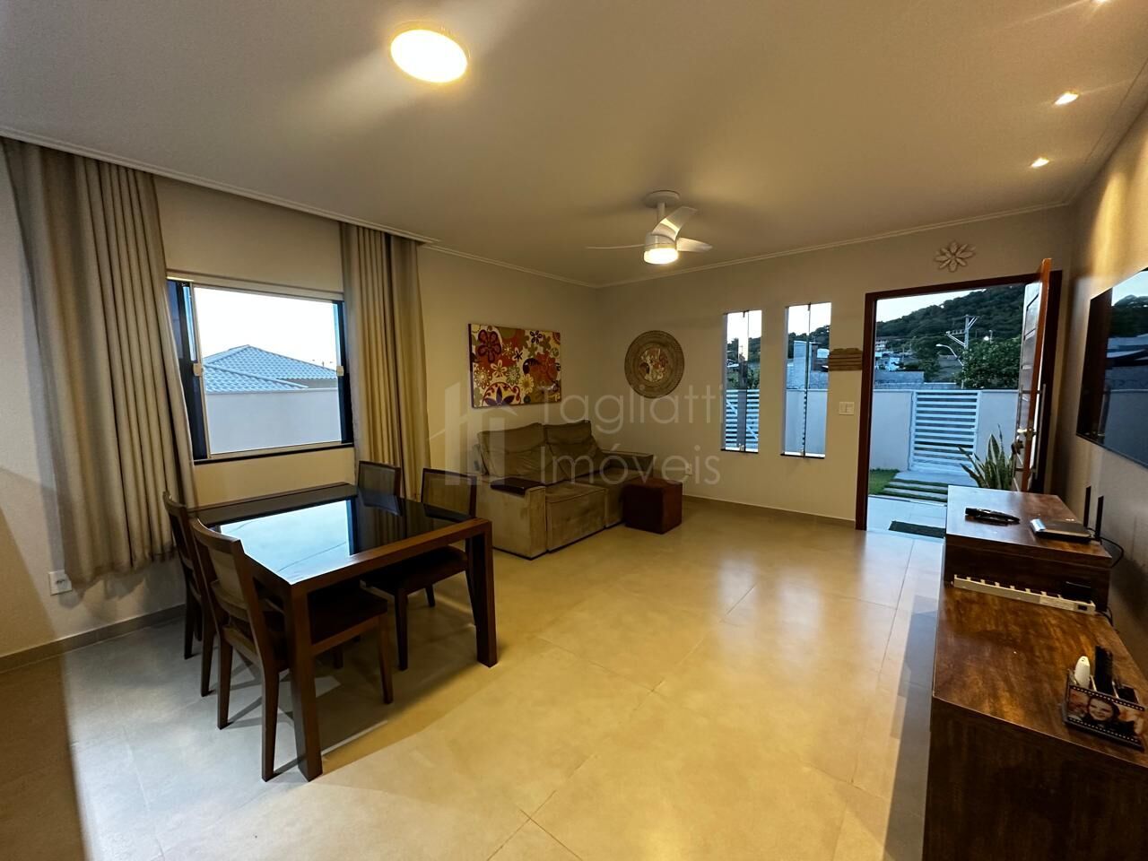 Casa à venda com 2 quartos, 110m² - Foto 4