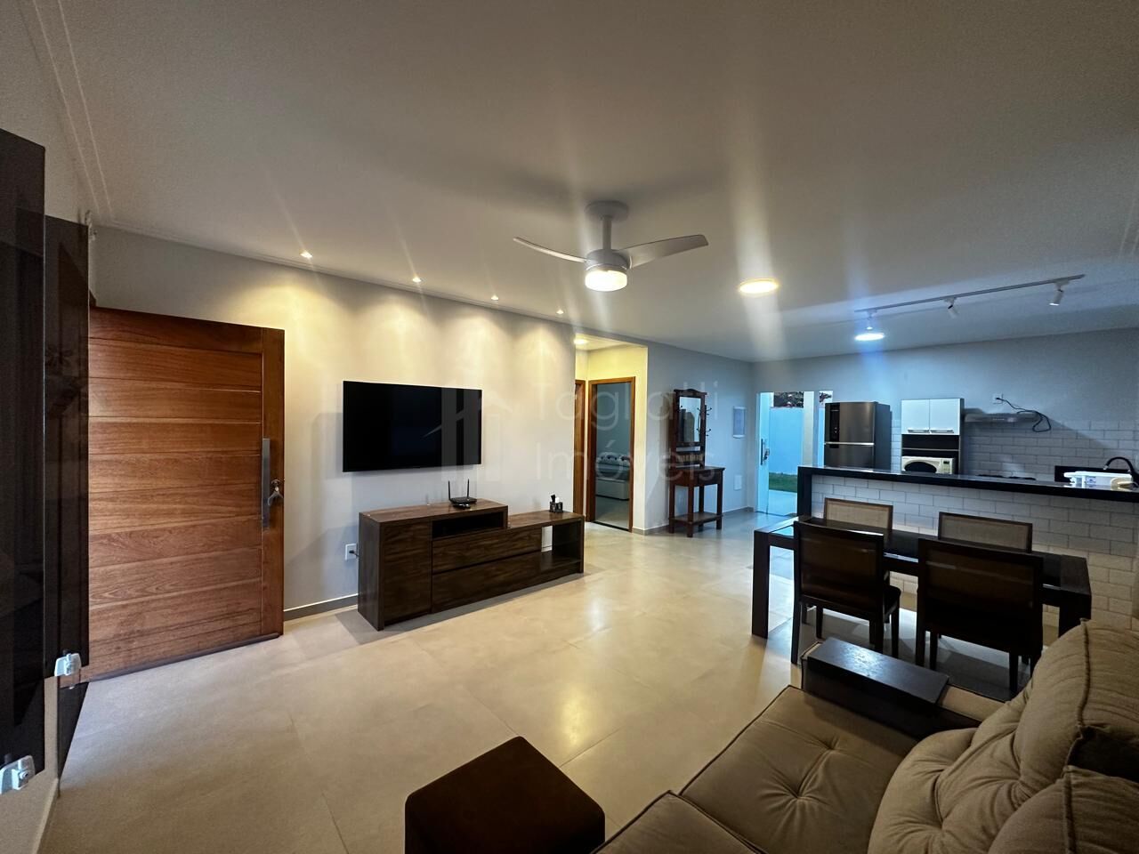 Casa à venda com 2 quartos, 110m² - Foto 5