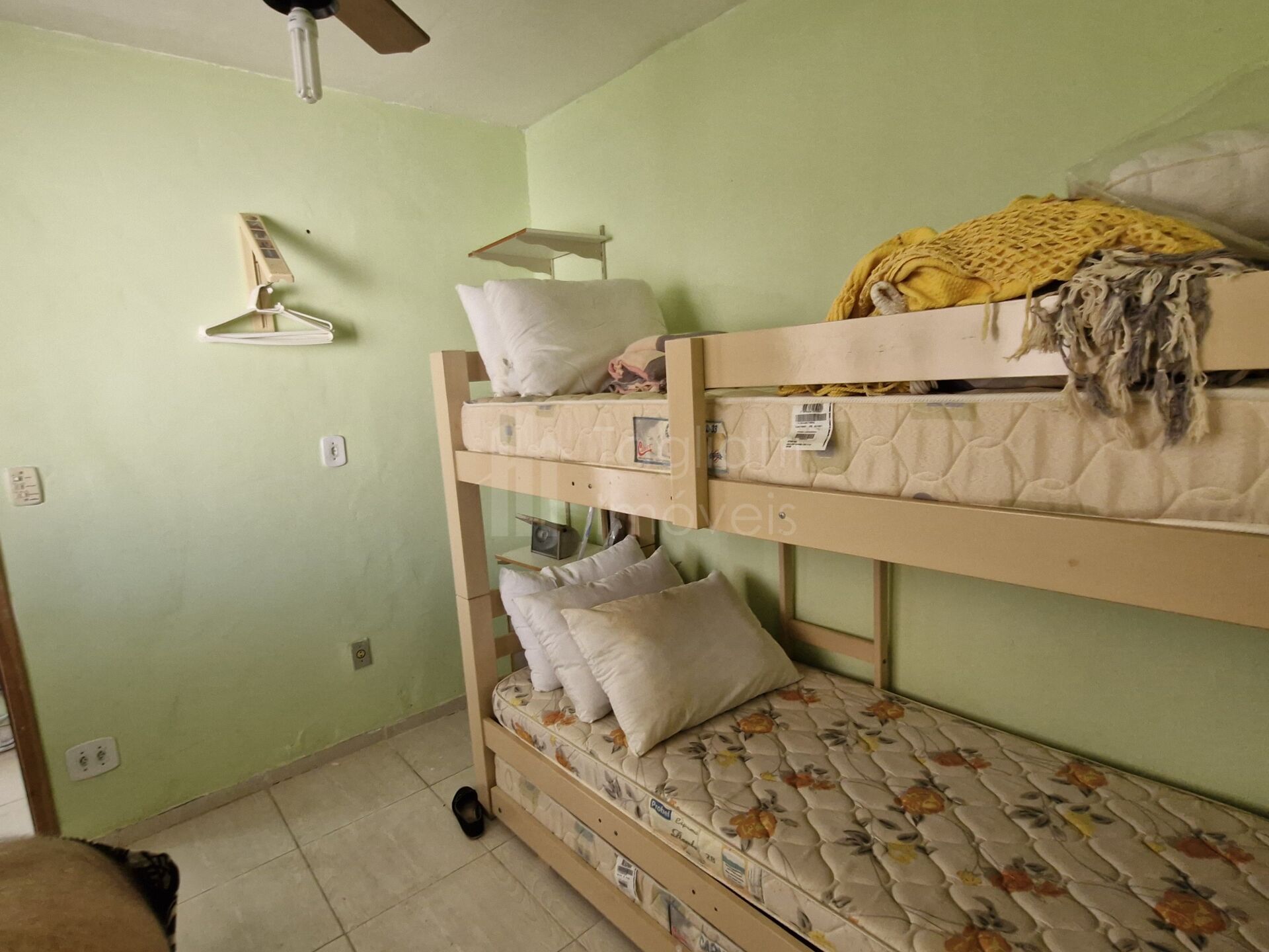 Casa à venda com 2 quartos, 30m² - Foto 11
