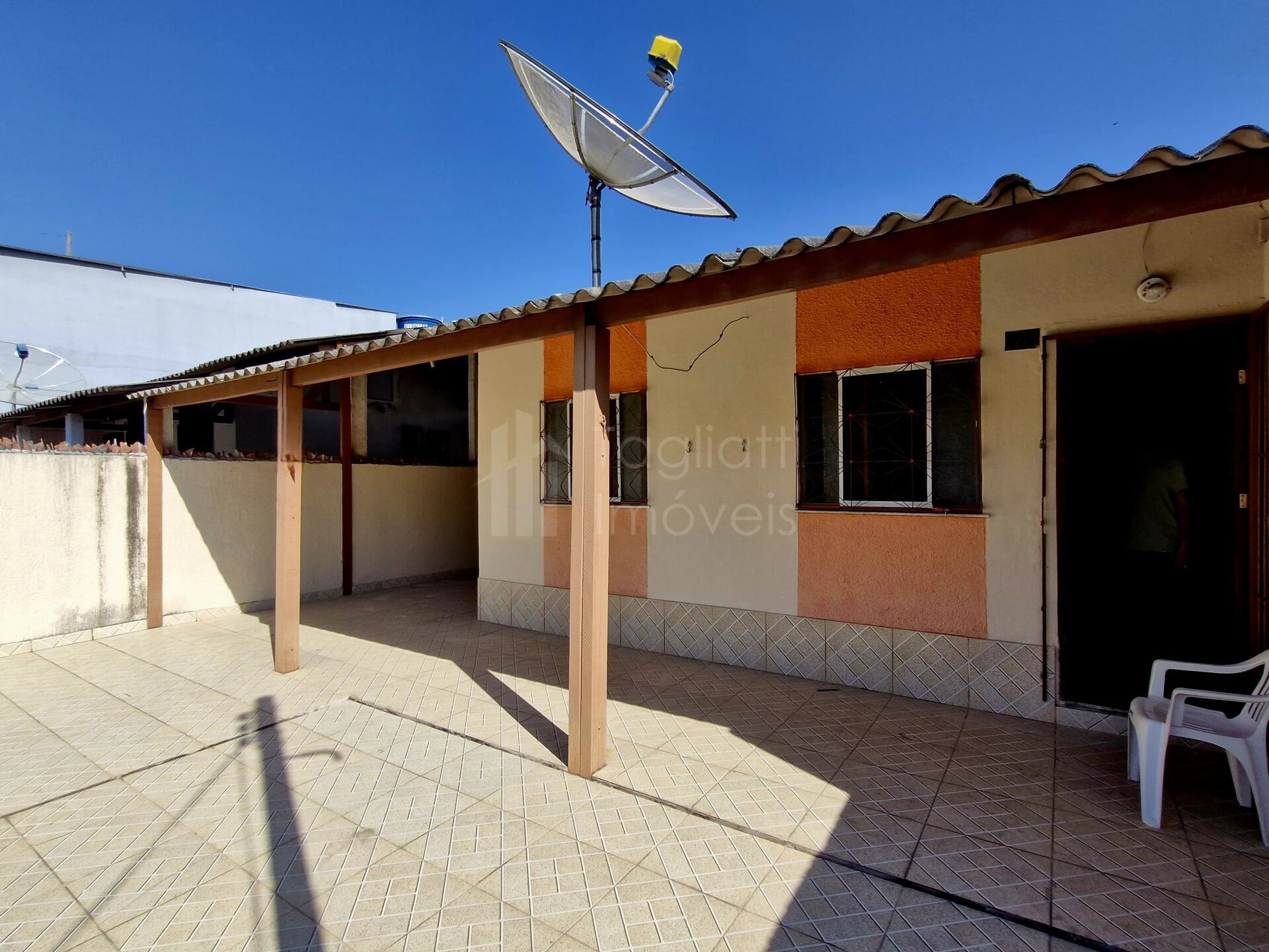 Casa à venda com 2 quartos, 30m² - Foto 2