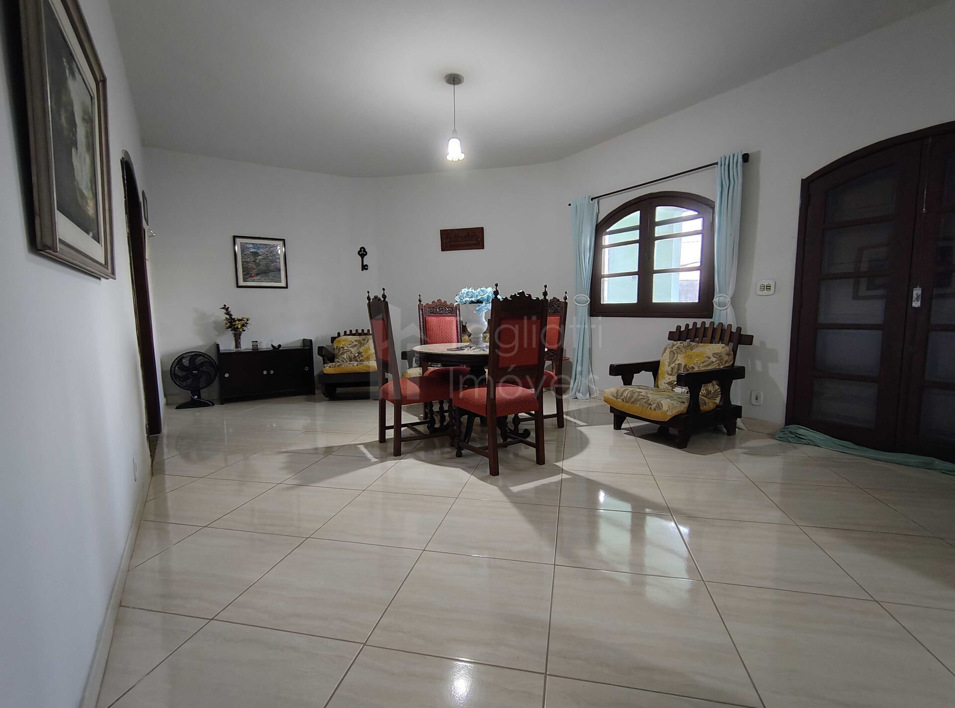 Casa à venda com 7 quartos, 402m² - Foto 1