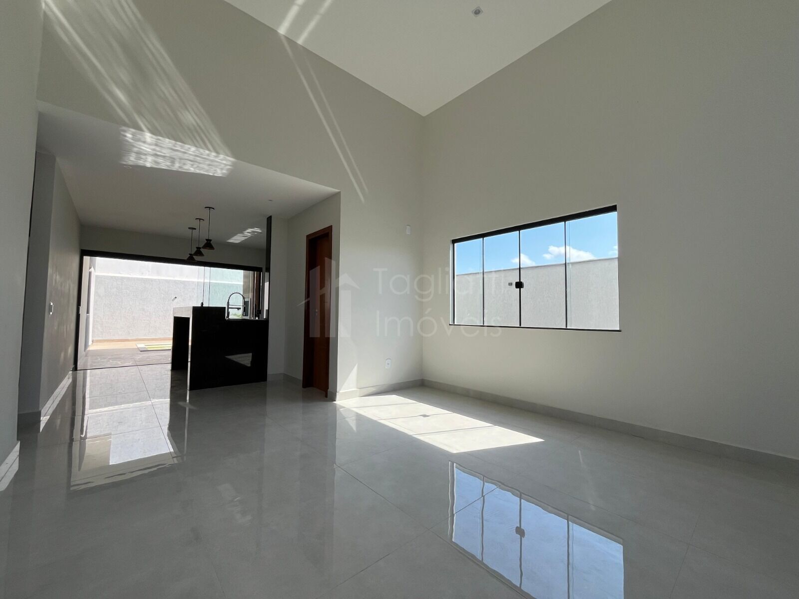 Casa à venda com 2 quartos, 163m² - Foto 4