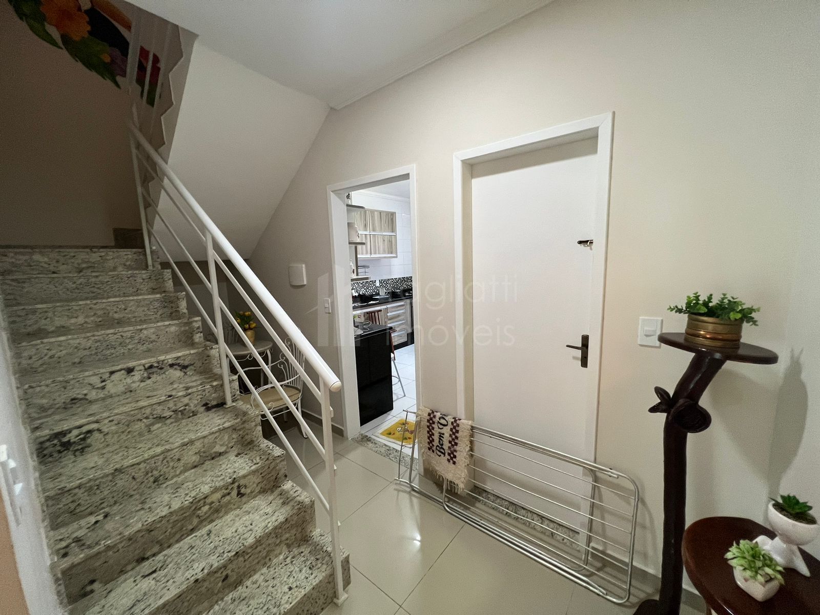 Casa à venda com 3 quartos, 107m² - Foto 3
