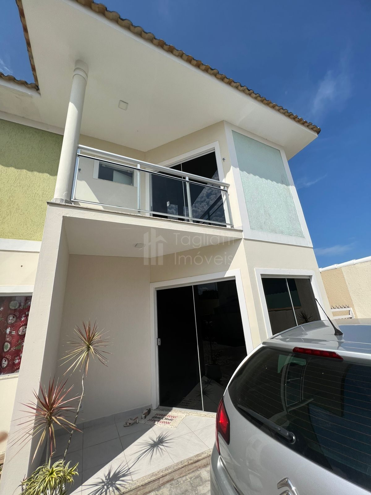 Casa à venda com 3 quartos, 107m² - Foto 1