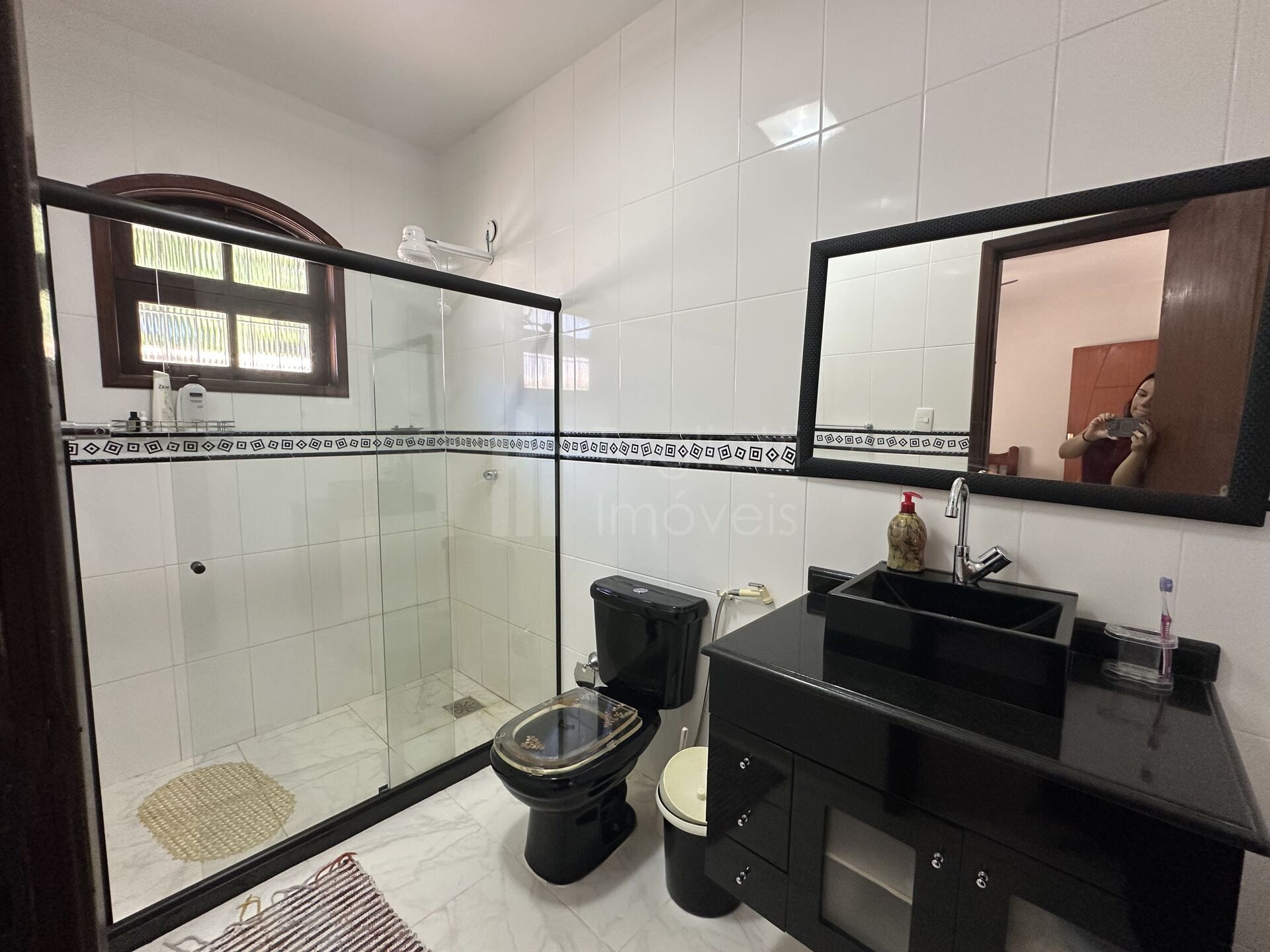 Casa à venda com 3 quartos, 211m² - Foto 11