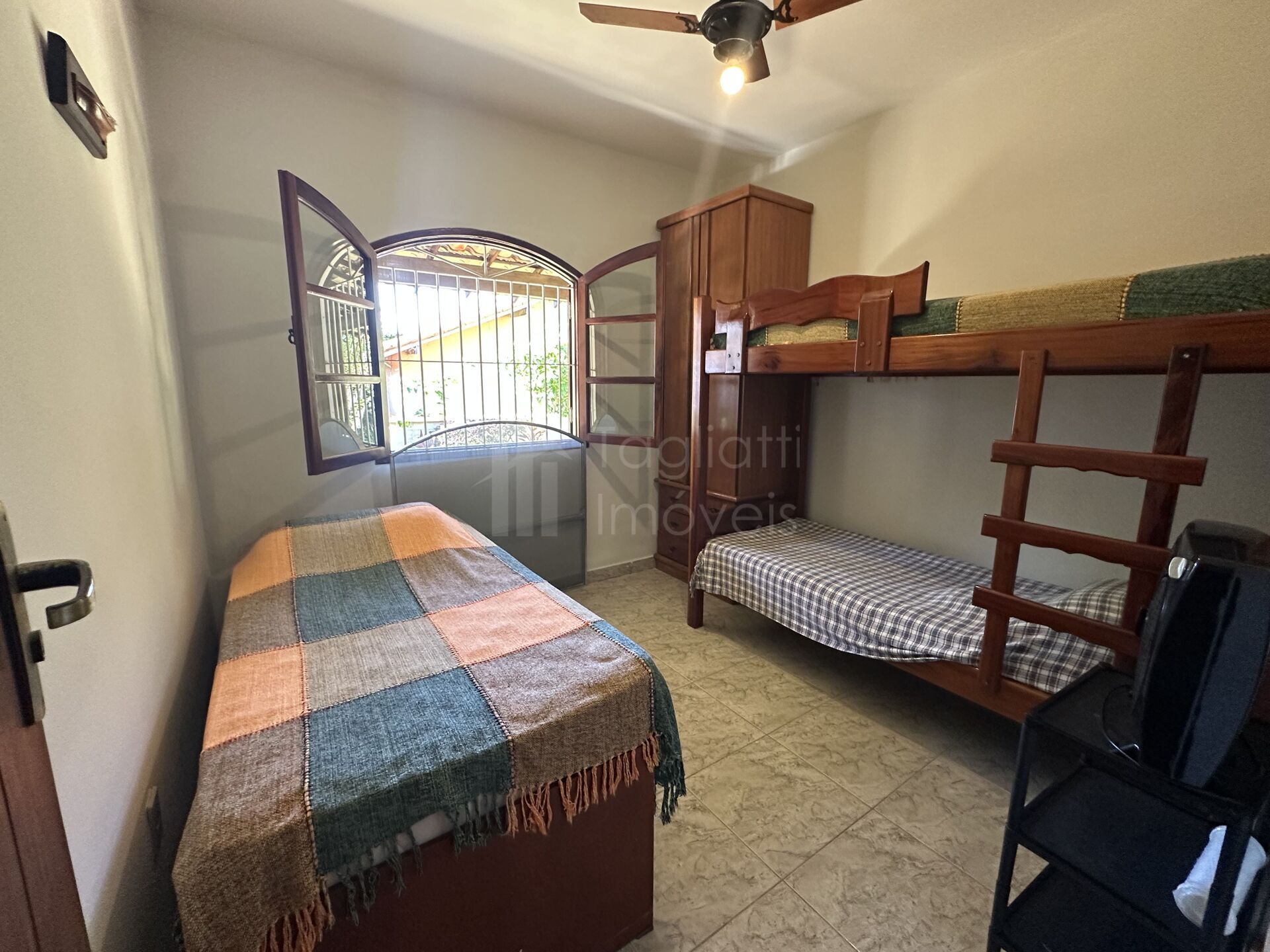 Casa à venda com 3 quartos, 211m² - Foto 9