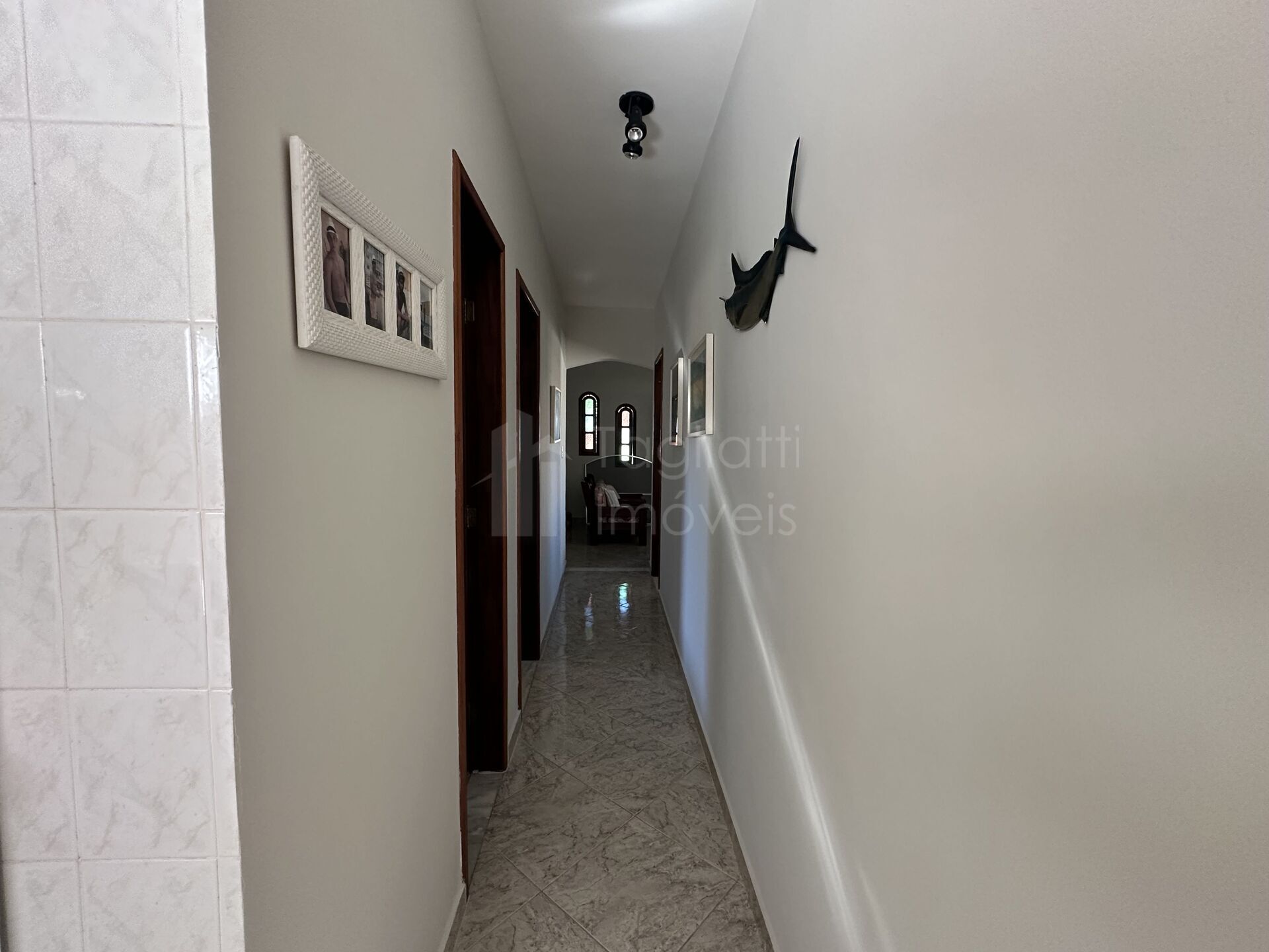 Casa à venda com 3 quartos, 211m² - Foto 7