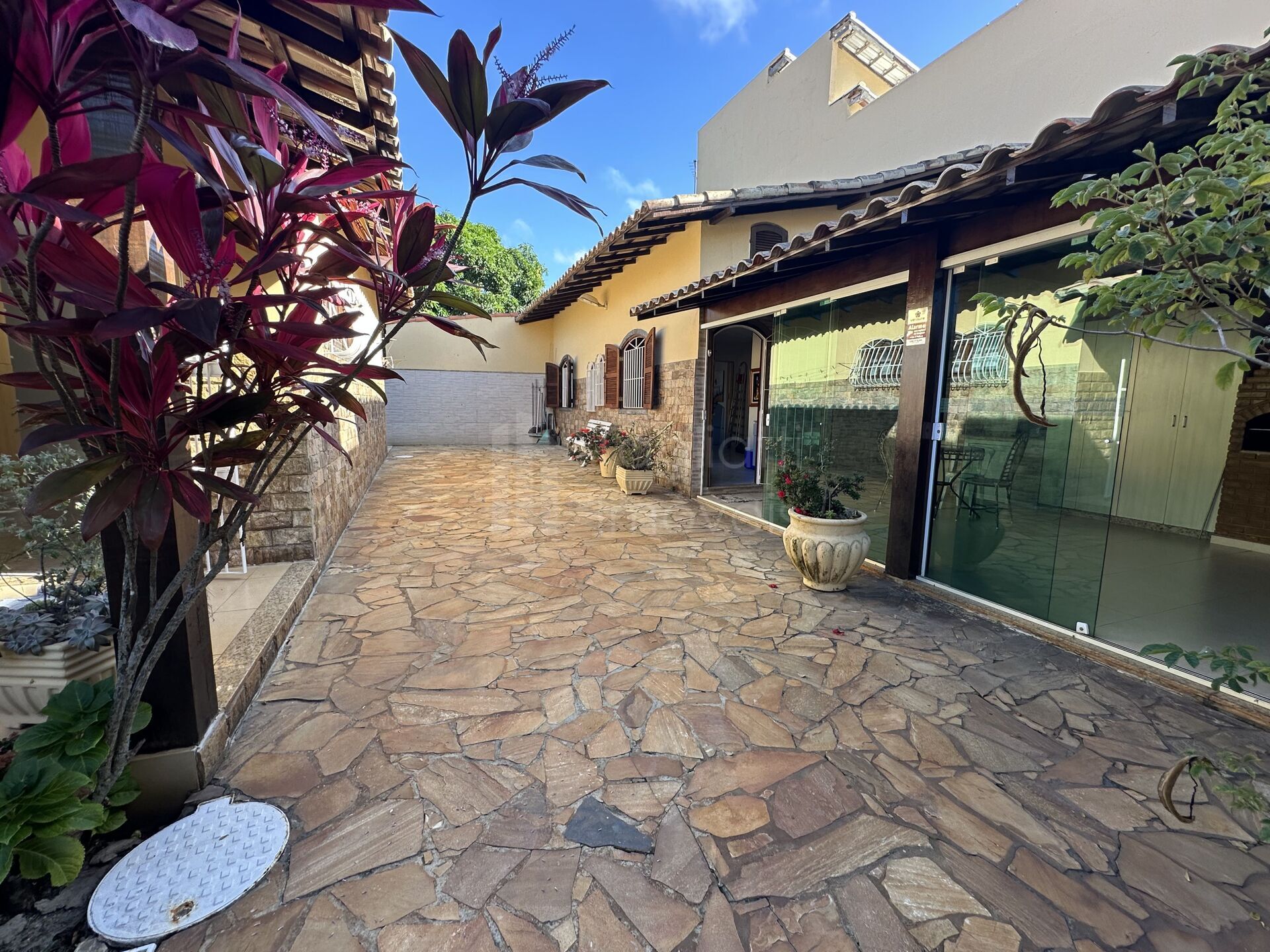 Casa à venda com 3 quartos, 211m² - Foto 13