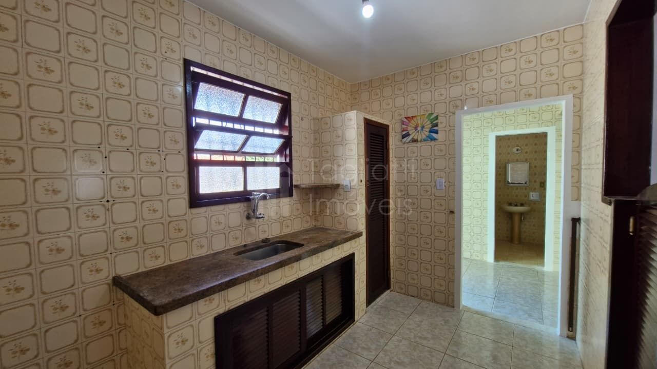 Casa à venda com 3 quartos, 220m² - Foto 11