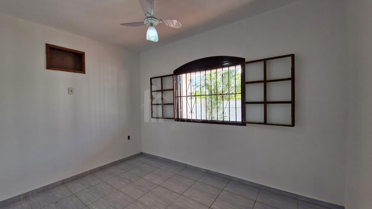 Casa à venda com 3 quartos, 220m² - Foto 14
