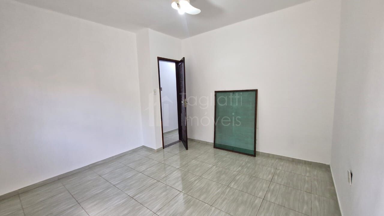 Casa à venda com 3 quartos, 220m² - Foto 16