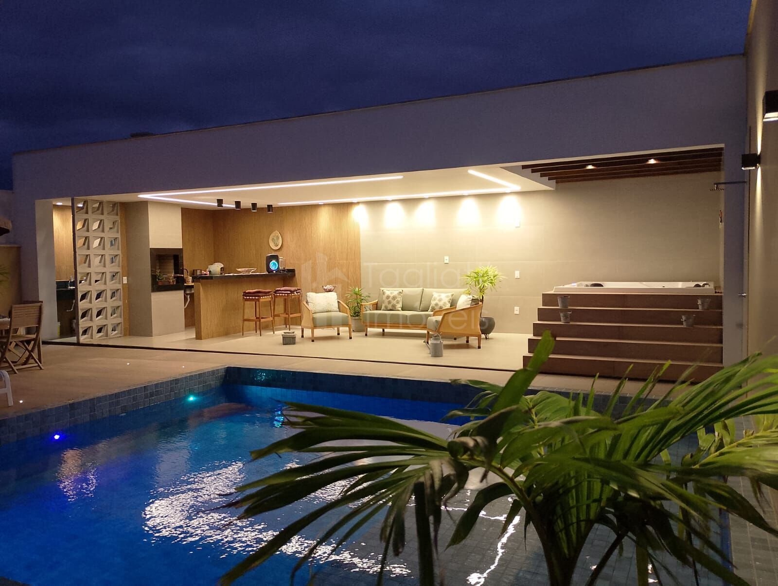 Casa à venda com 3 quartos, 250m² - Foto 4