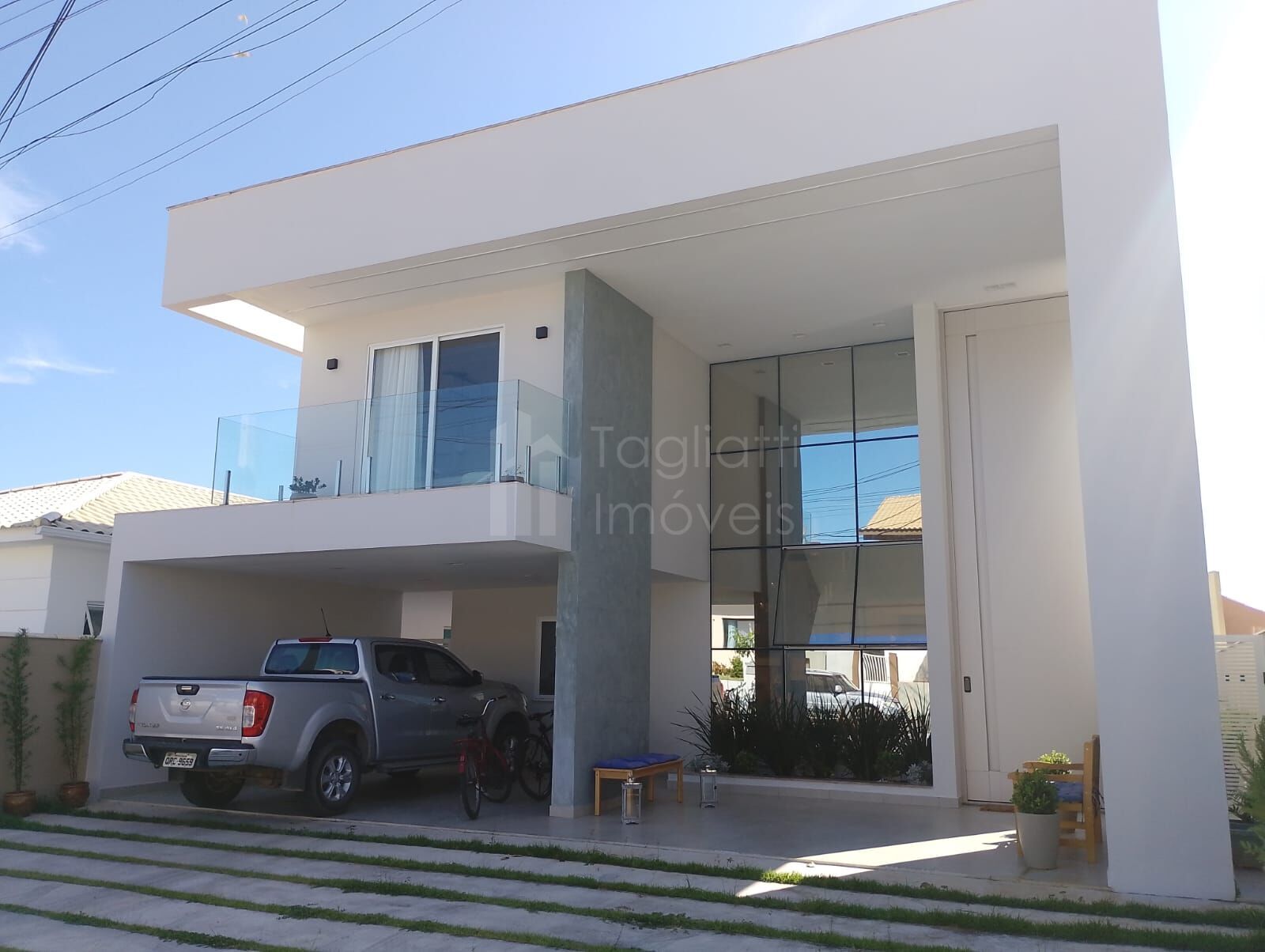 Casa à venda com 3 quartos, 250m² - Foto 1