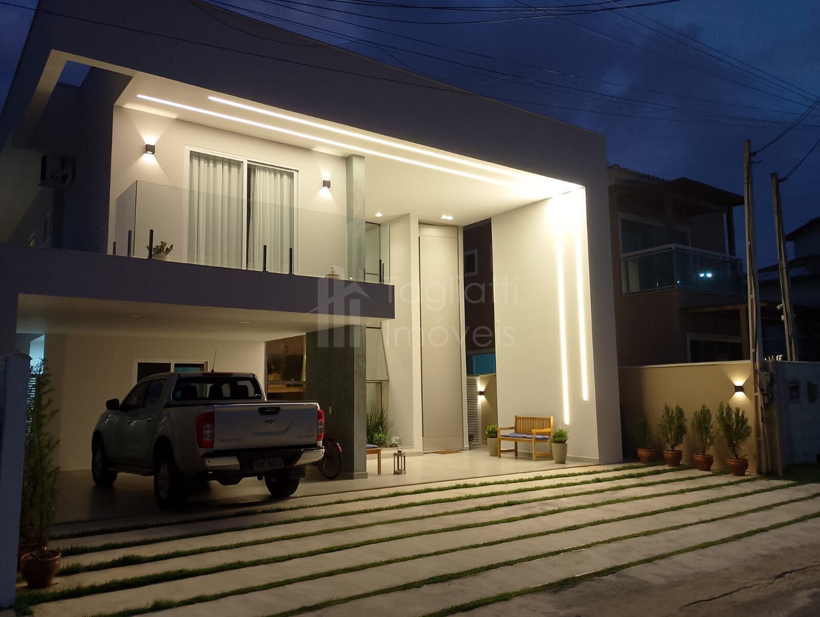 Casa à venda com 3 quartos, 250m² - Foto 2