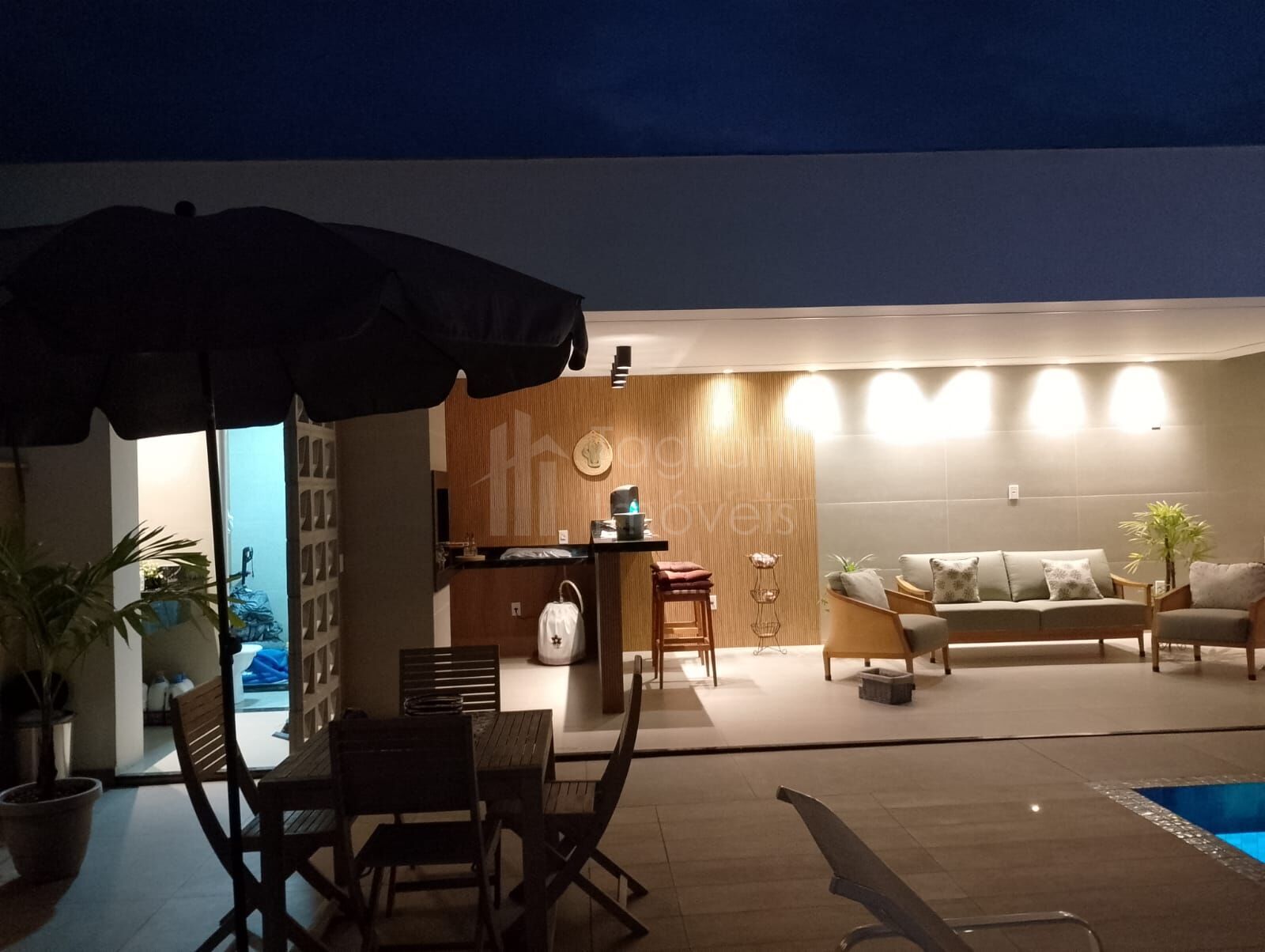 Casa à venda com 3 quartos, 250m² - Foto 17