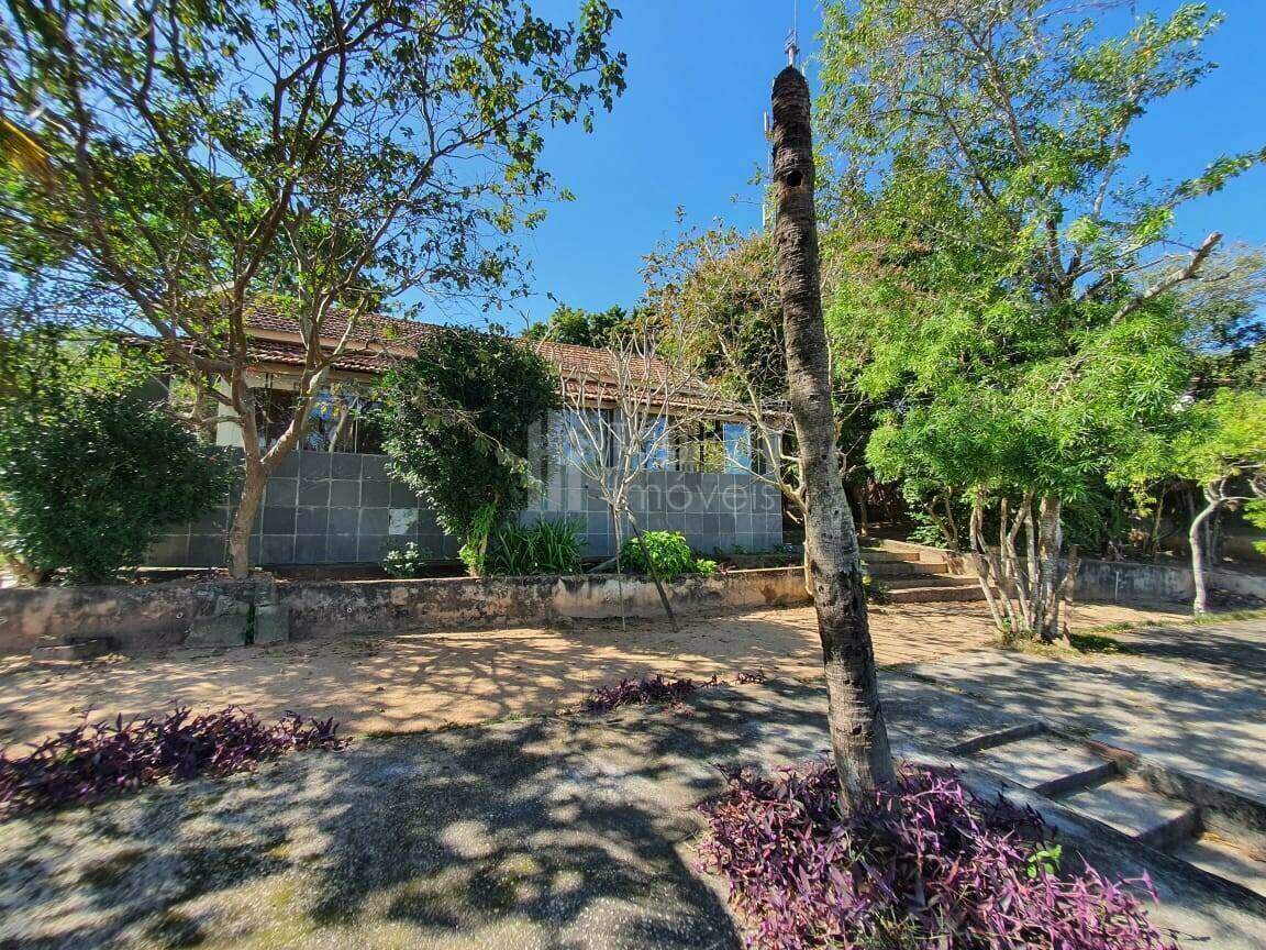 Fazenda à venda com 3 quartos, 1770m² - Foto 1