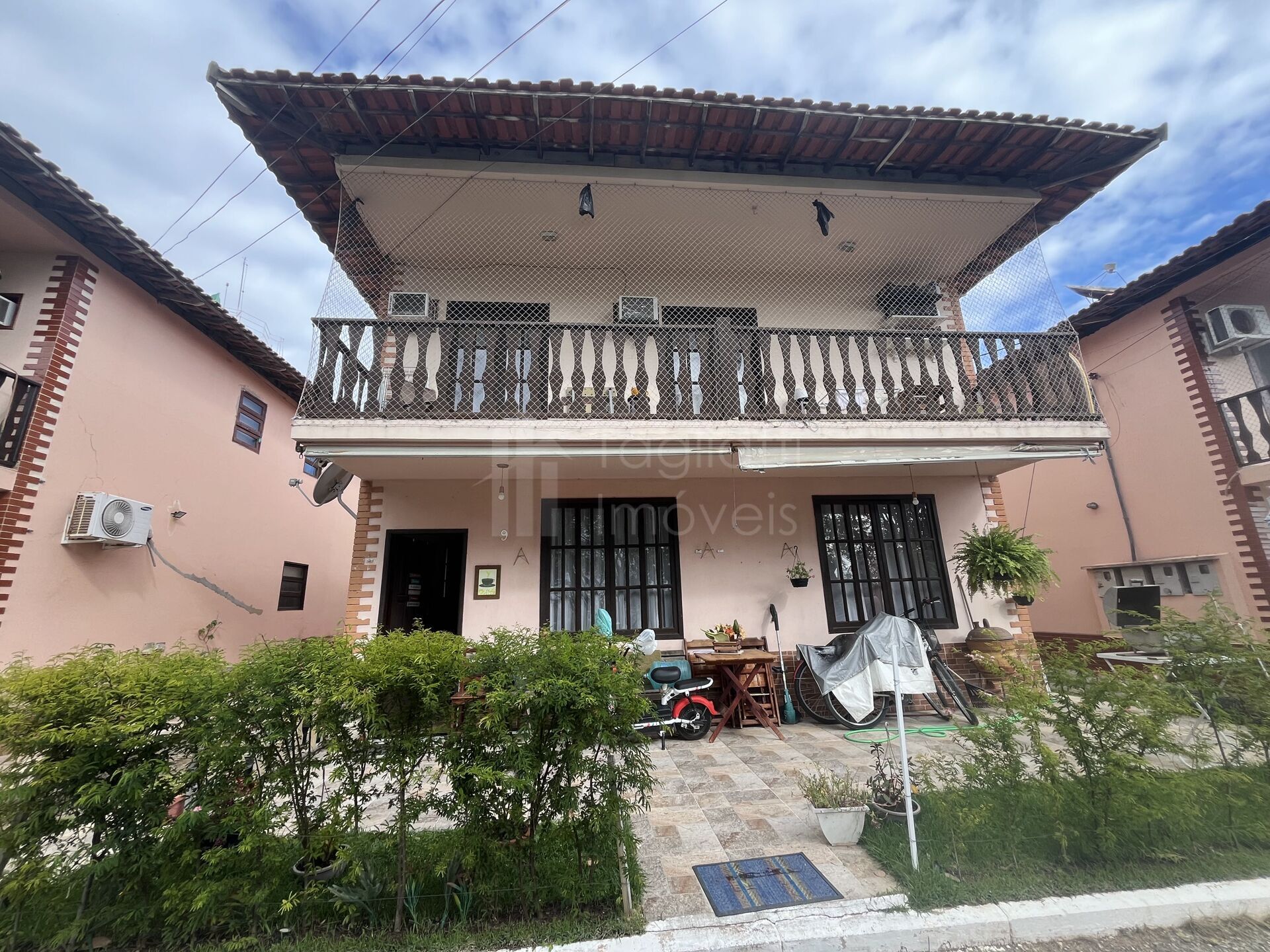 Casa à venda com 3 quartos, 150m² - Foto 1