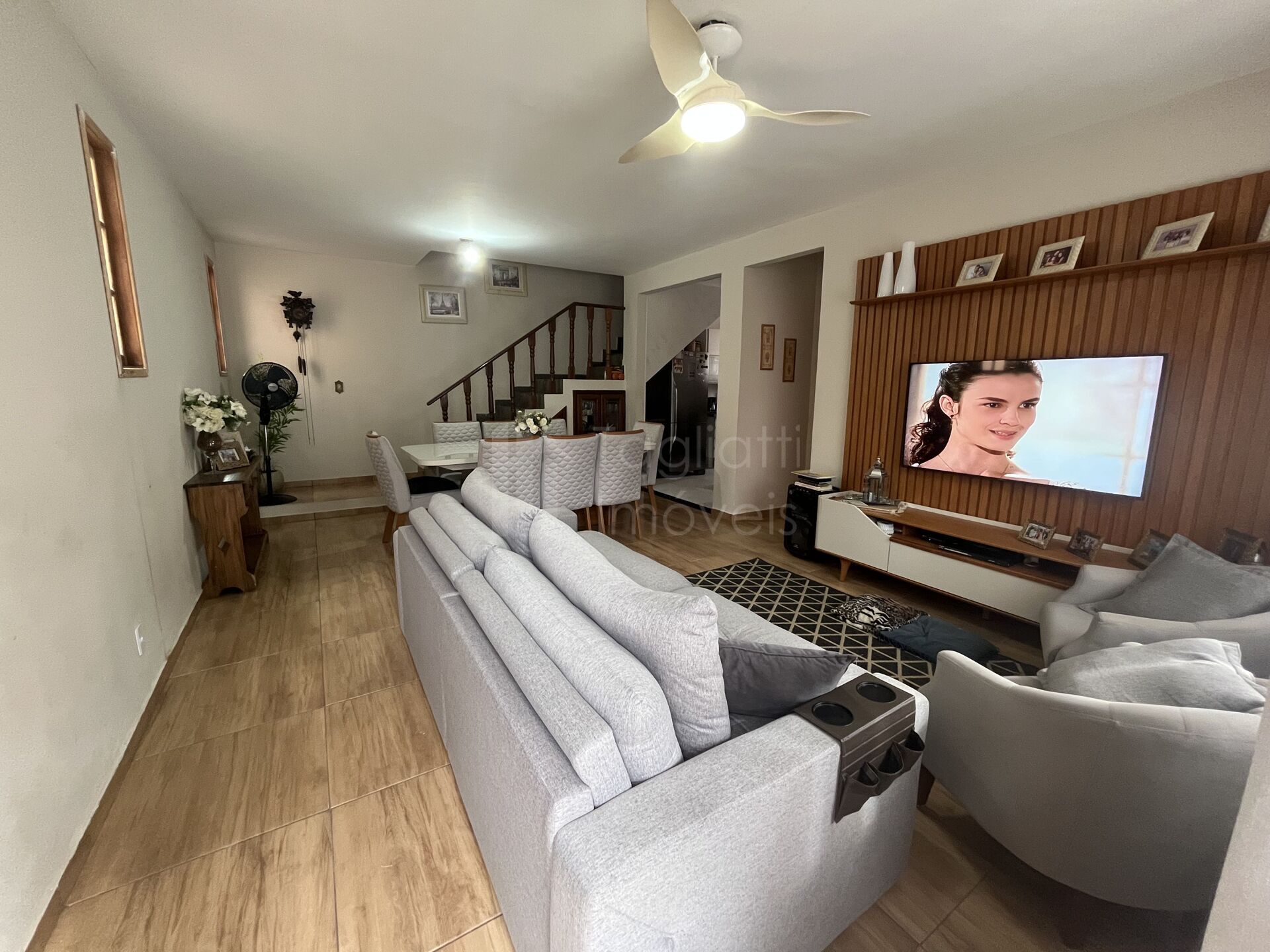 Casa à venda com 3 quartos, 150m² - Foto 2