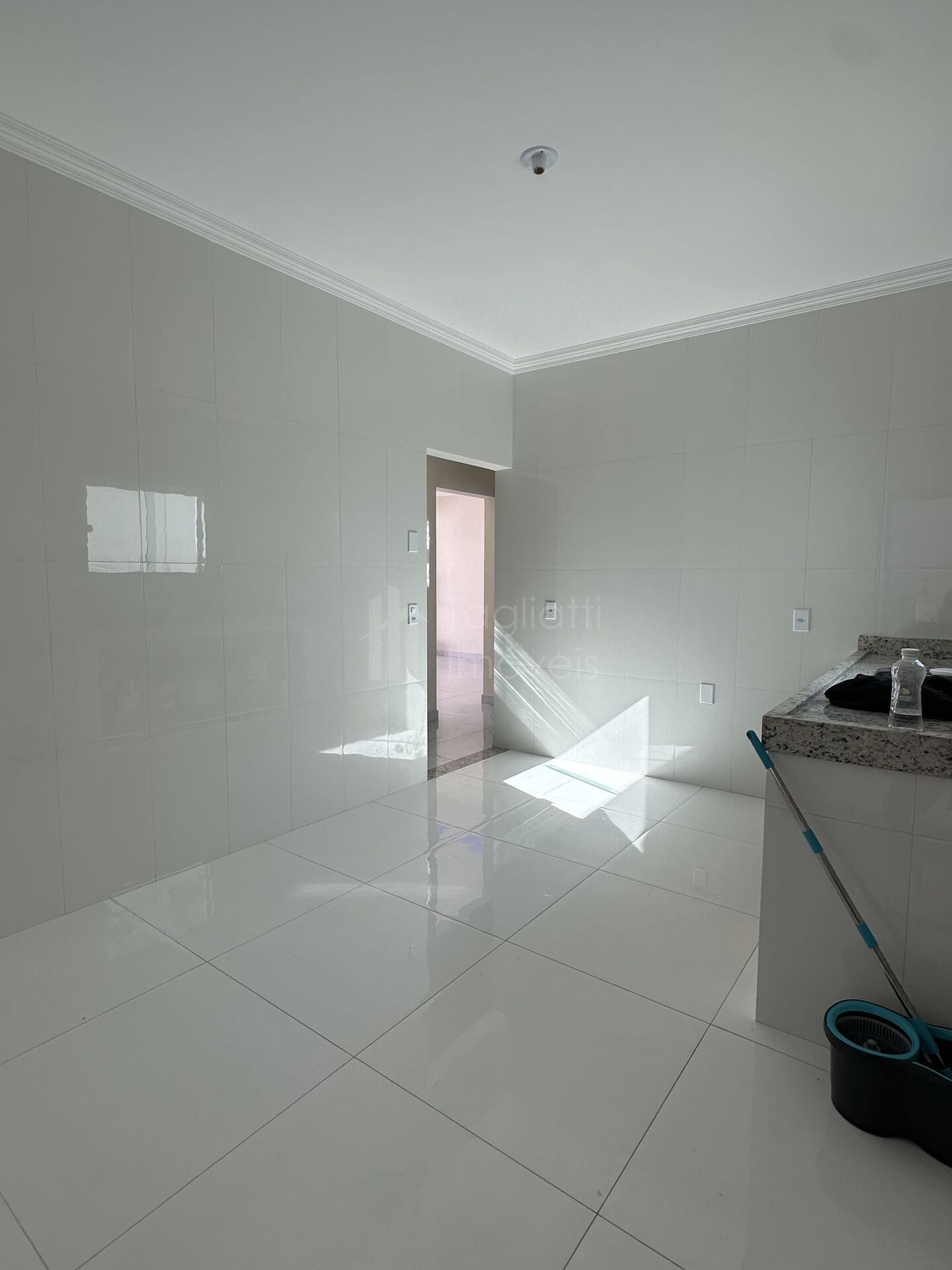 Casa à venda com 3 quartos, 85m² - Foto 12