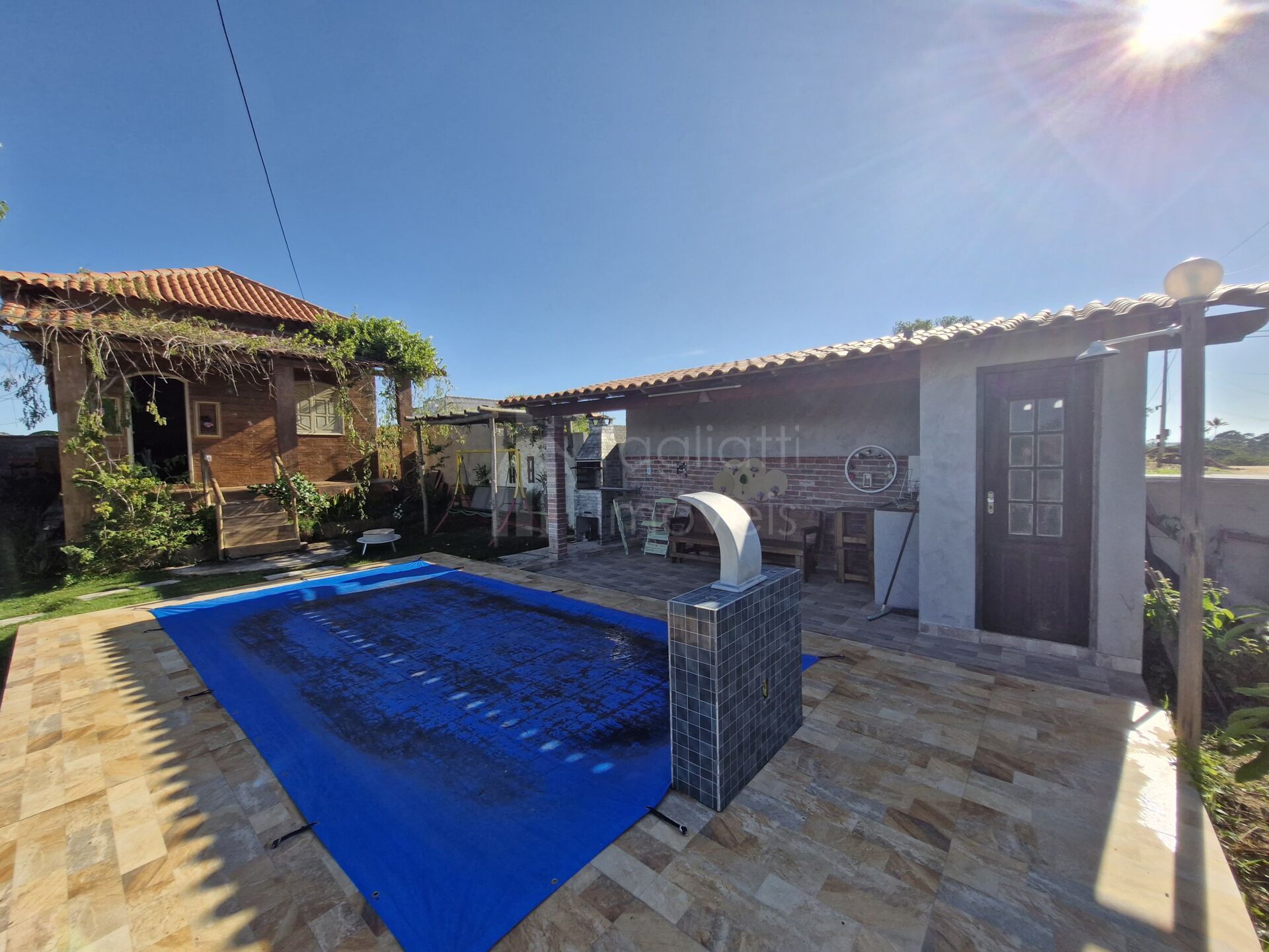 Casa à venda com 1 quarto, 70m² - Foto 2