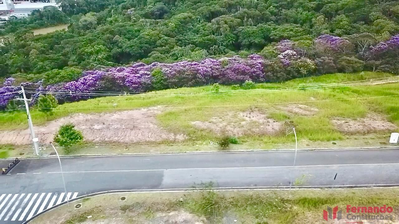 Terreno com bela vista e em sua predominância plana, com 375 m2 em condomínio fechado no bairro Ponta Aguda em Blumenau-SC — foto 4