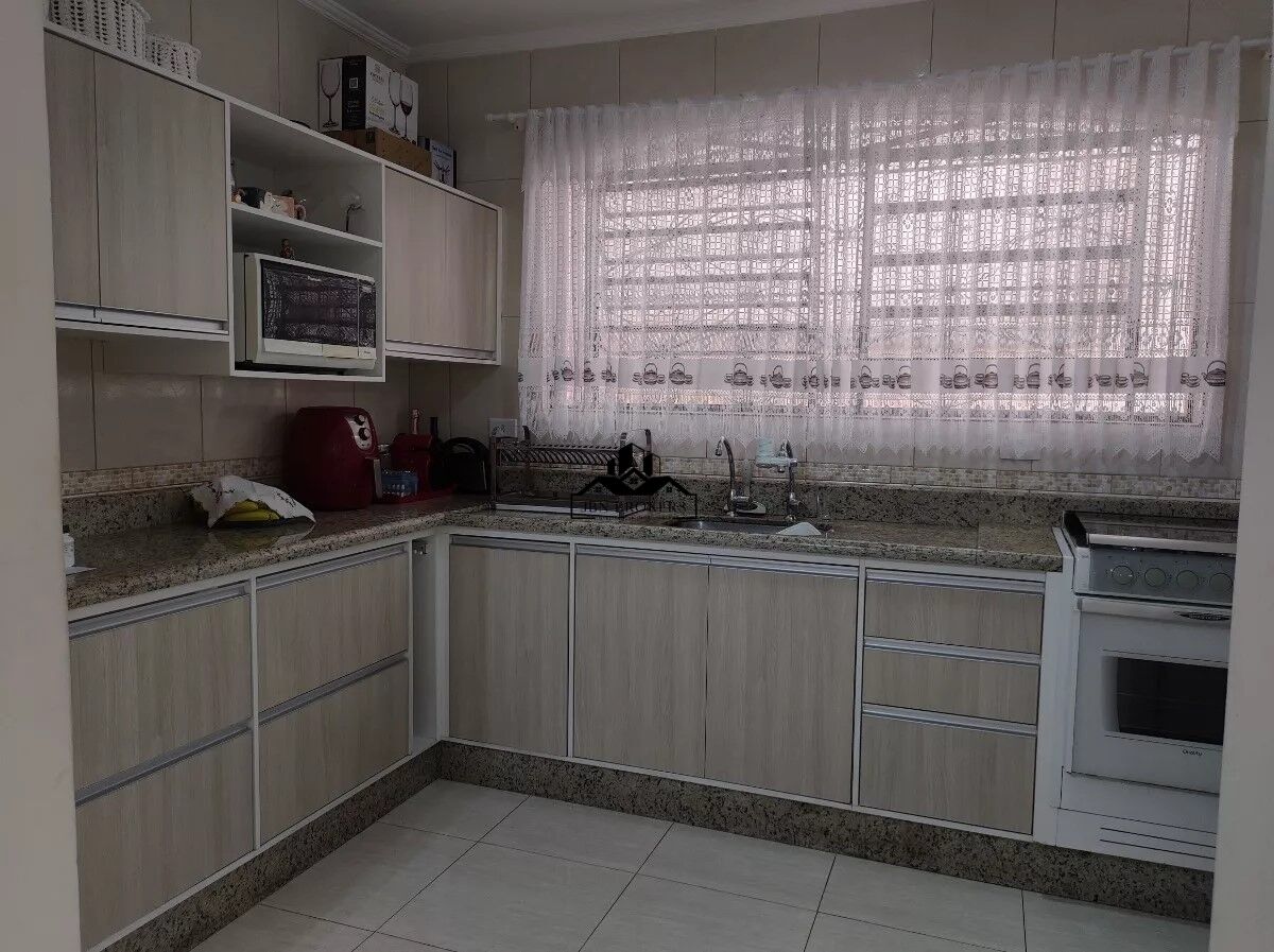 Sobrado à venda com 4 quartos, 241m² - Foto 2