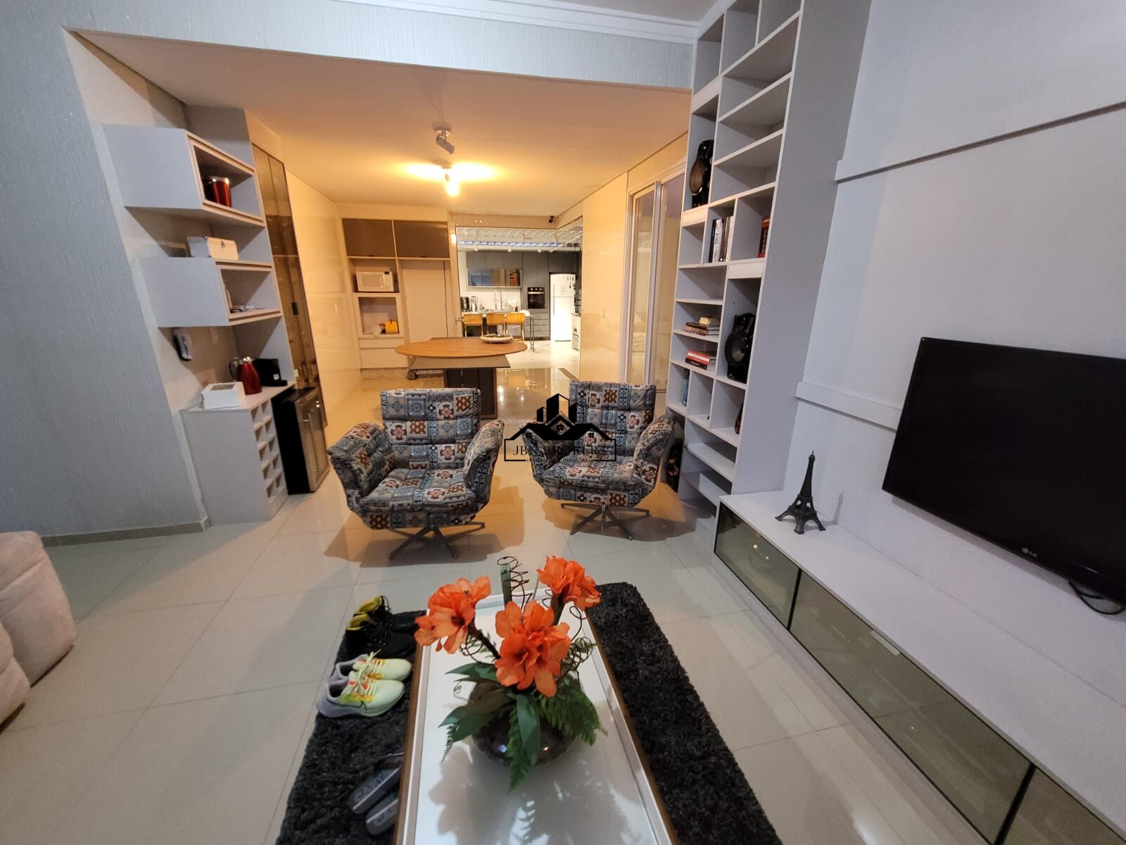 Sobrado à venda com 3 quartos, 187m² - Foto 1