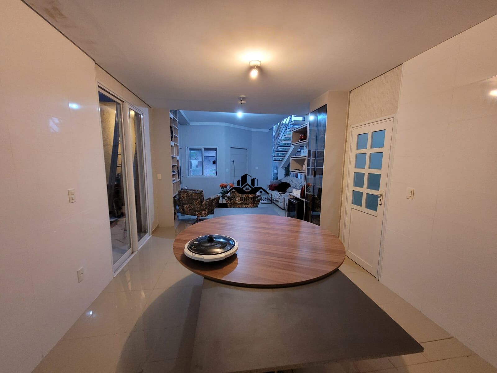 Sobrado à venda com 3 quartos, 187m² - Foto 2