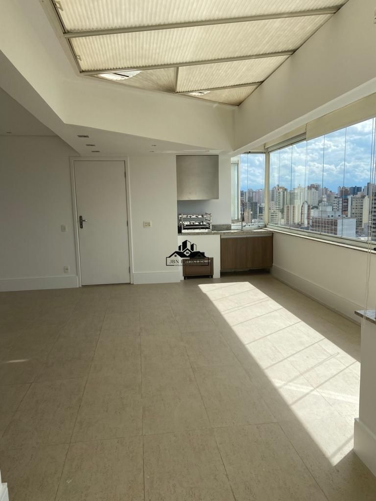 Apartamento à venda com 3 quartos, 228m² - Foto 1