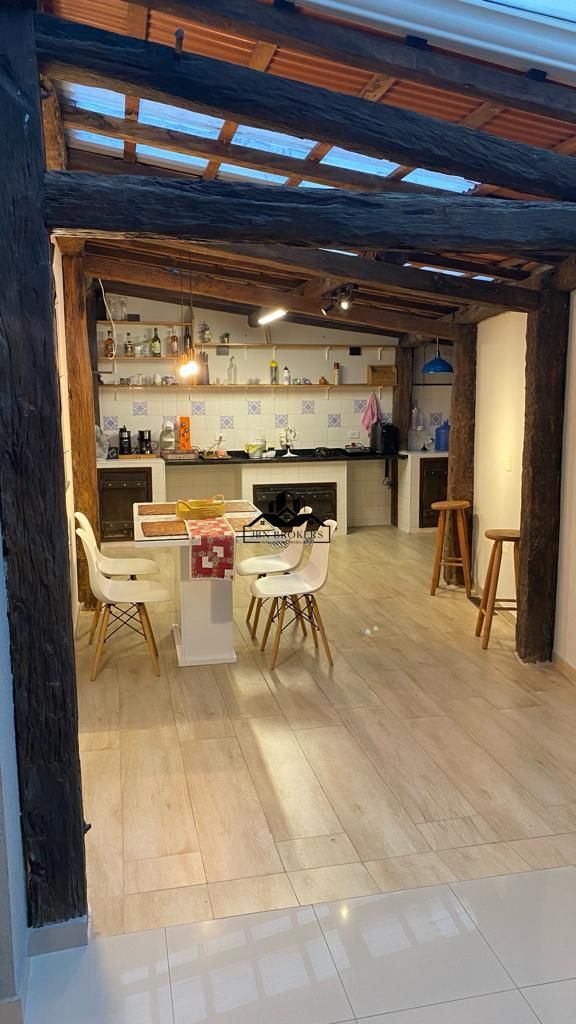 Apartamento à venda com 3 quartos, 133m² - Foto 1