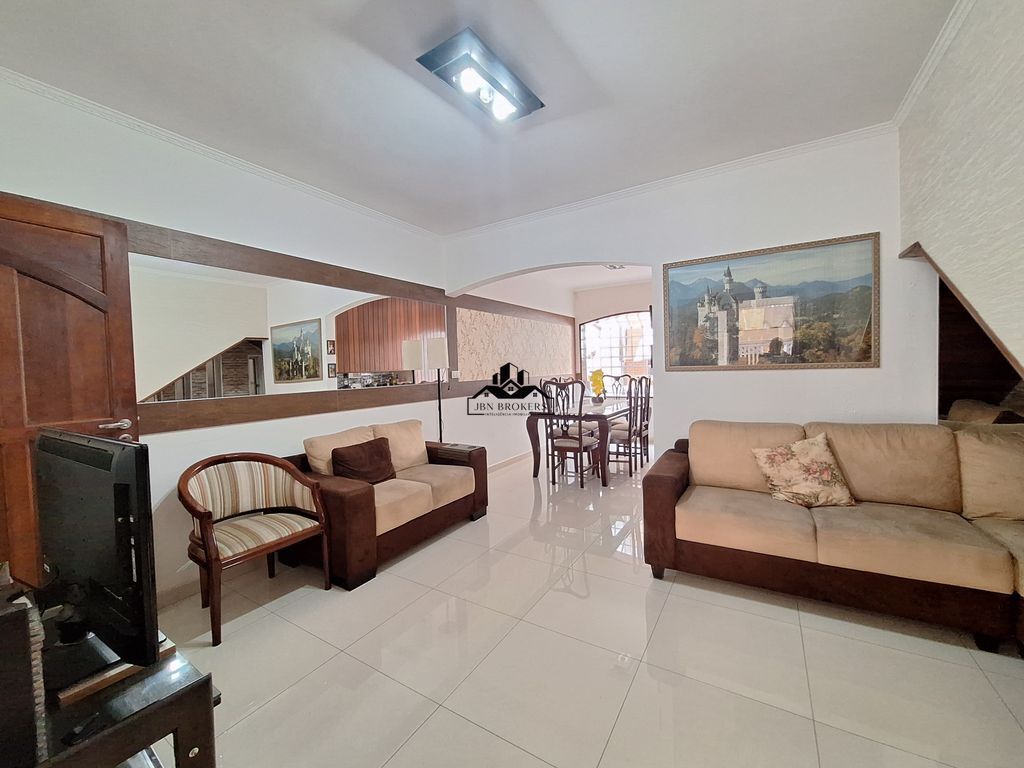 Sobrado à venda com 3 quartos, 181m² - Foto 1