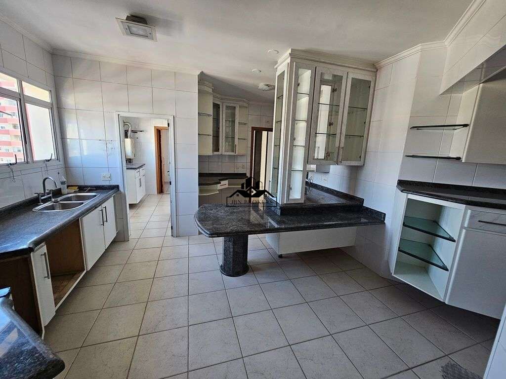 Apartamento à venda com 4 quartos, 188m² - Foto 5