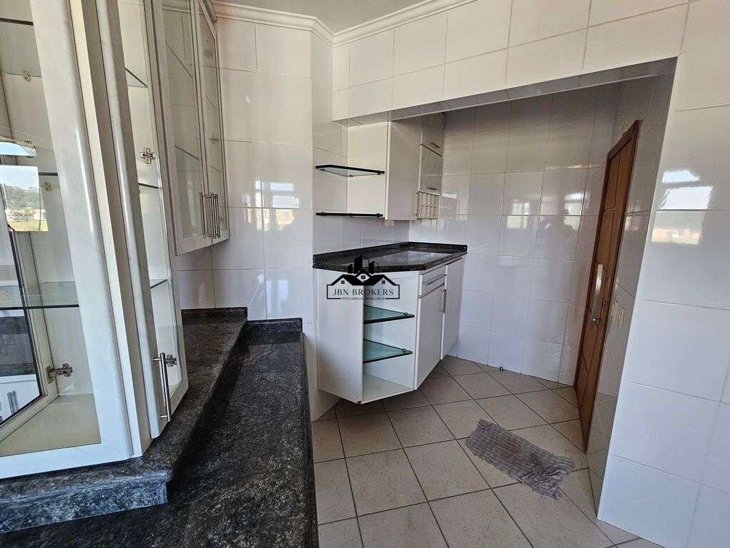 Apartamento à venda com 4 quartos, 188m² - Foto 8