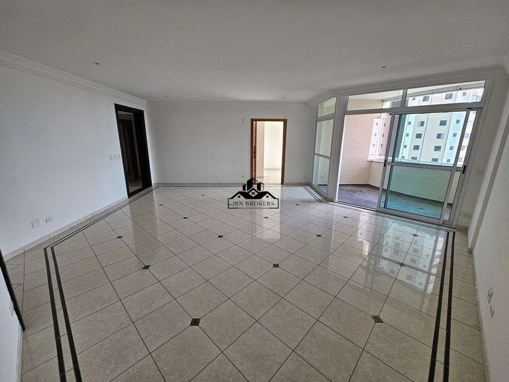 Apartamento à venda com 4 quartos, 188m² - Foto 1