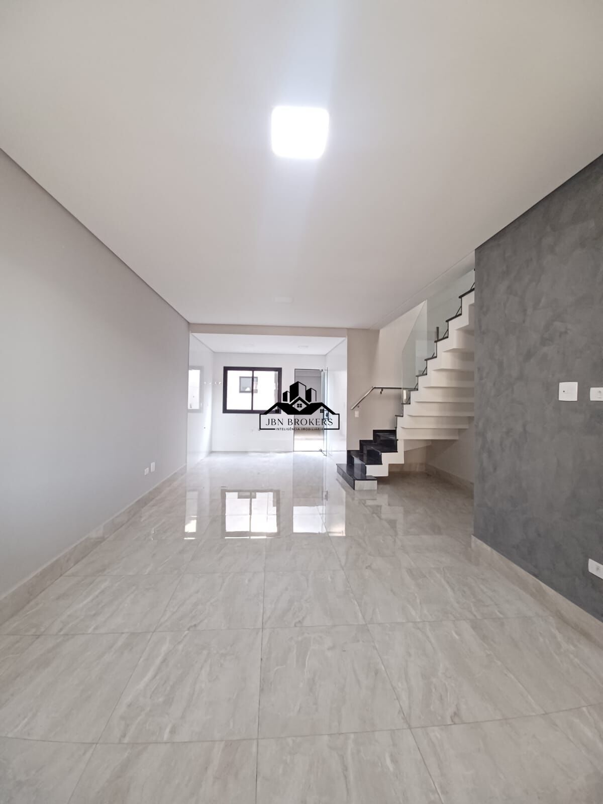 Sobrado à venda com 3 quartos, 170m² - Foto 1