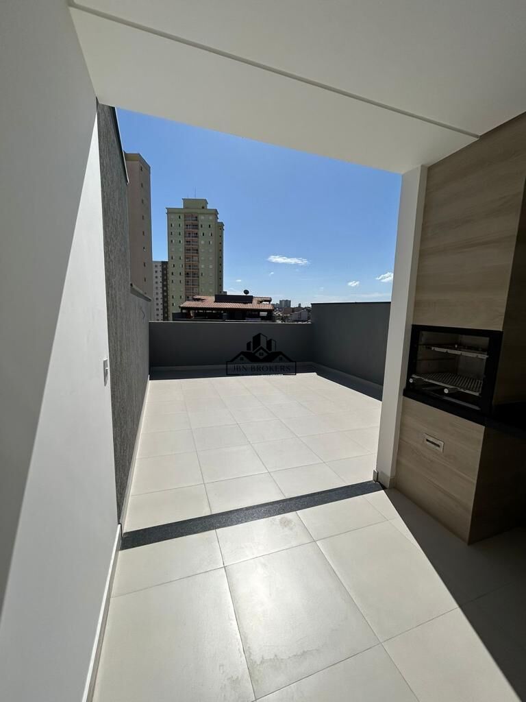 Cobertura à venda com 2 quartos, 100m² - Foto 4