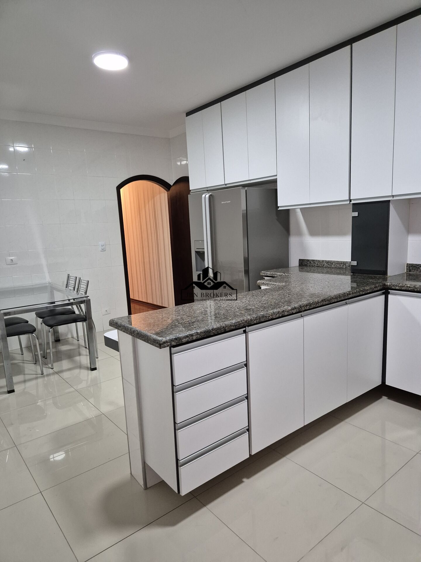 Sobrado à venda com 3 quartos, 300m² - Foto 9