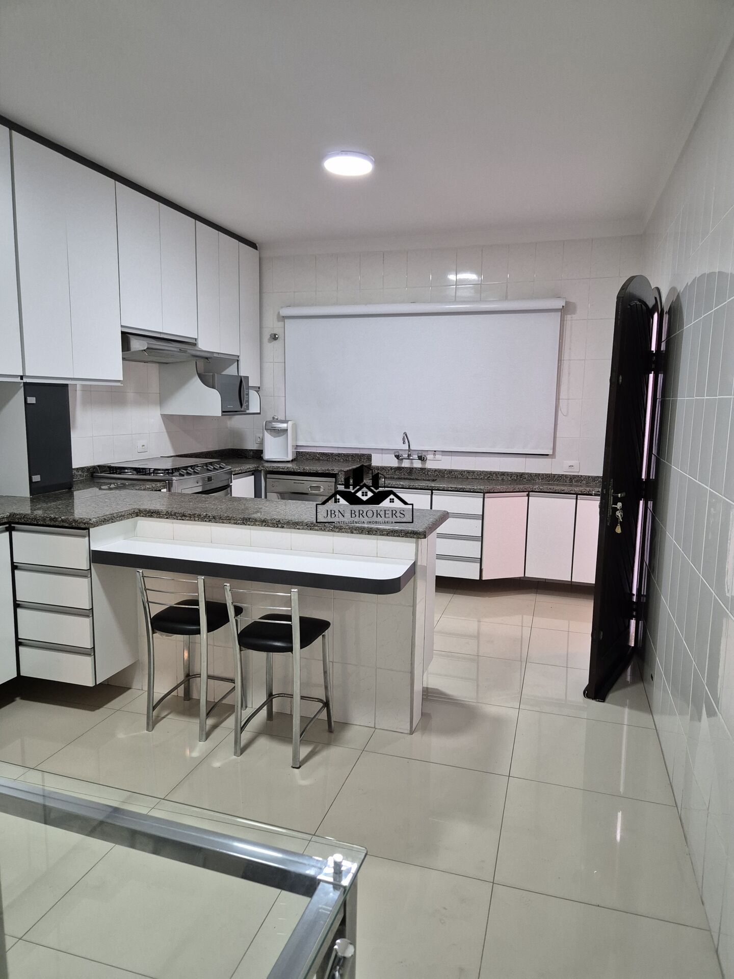 Sobrado à venda com 3 quartos, 300m² - Foto 6