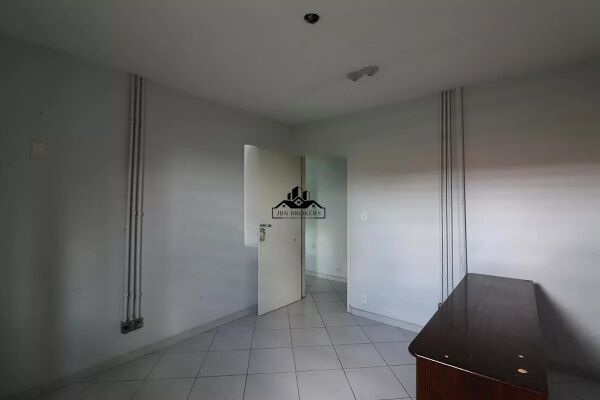 Casa à venda com 2 quartos, 267m² - Foto 18