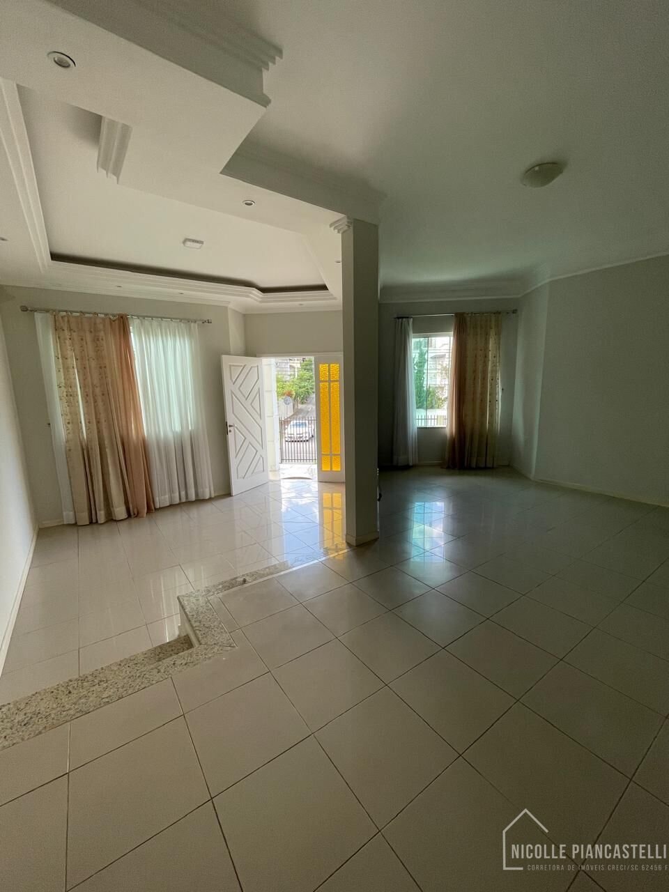 Casa à venda com 3 quartos, 211m² - Foto 6