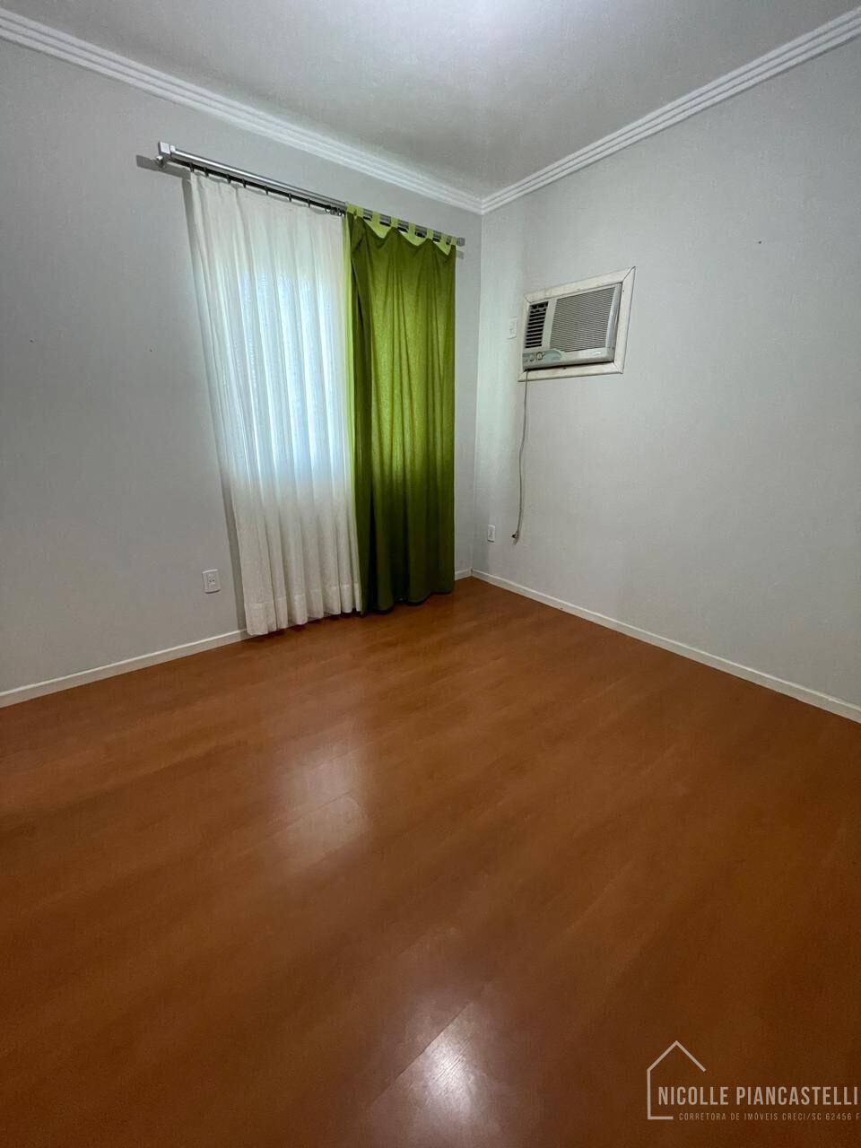 Casa à venda com 3 quartos, 211m² - Foto 11