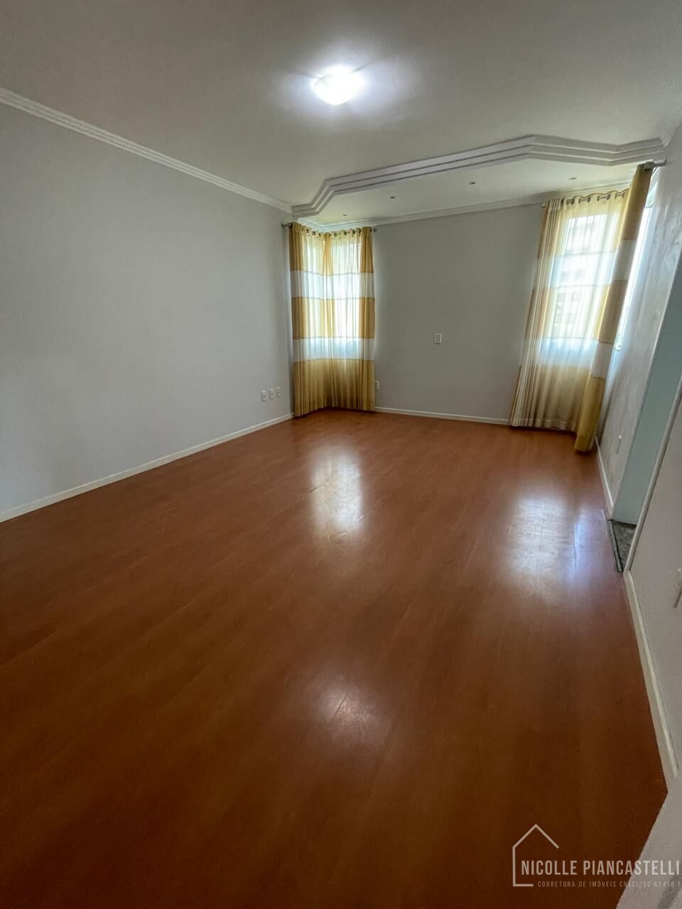 Casa à venda com 3 quartos, 211m² - Foto 8