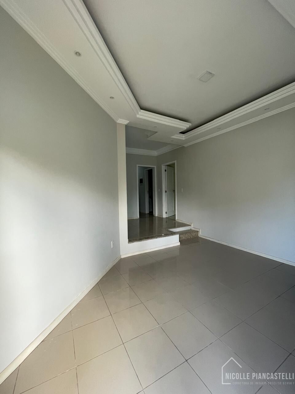 Casa à venda com 3 quartos, 211m² - Foto 5