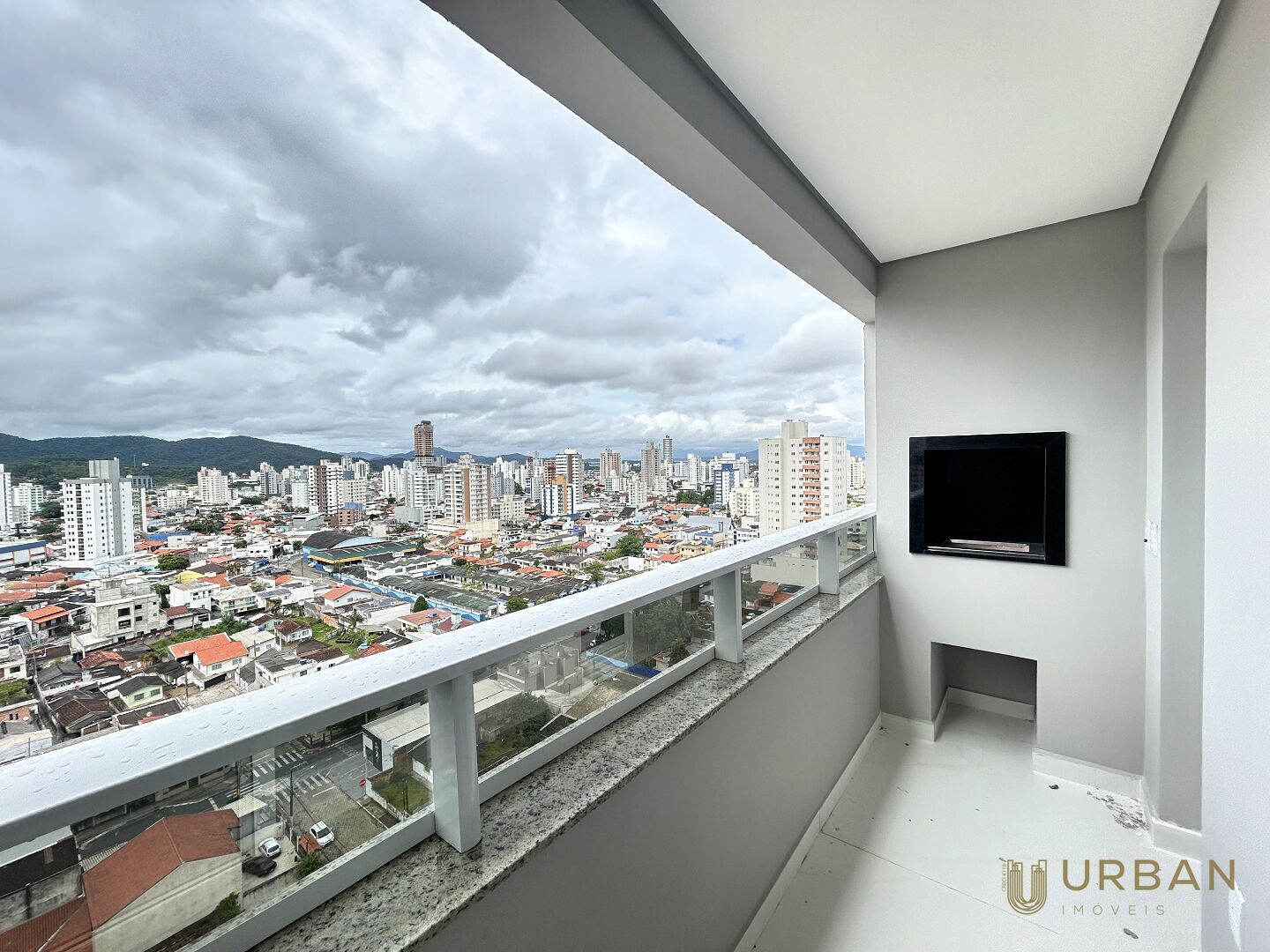 Apartamento à venda com 3 quartos, 82m² - Foto 4