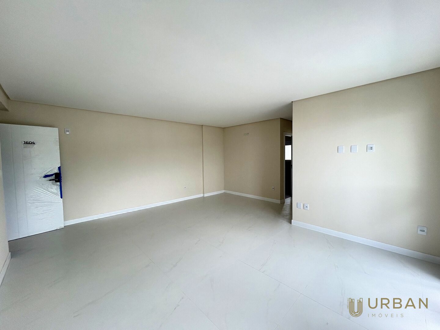 Apartamento à venda com 3 quartos, 82m² - Foto 2