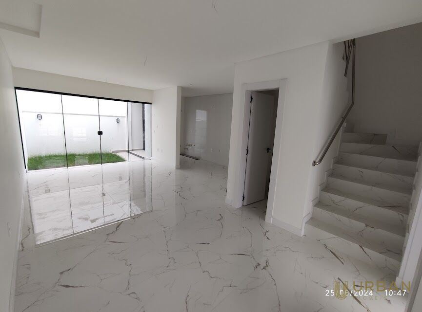 Sobrado à venda com 3 quartos, 127m² - Foto 4