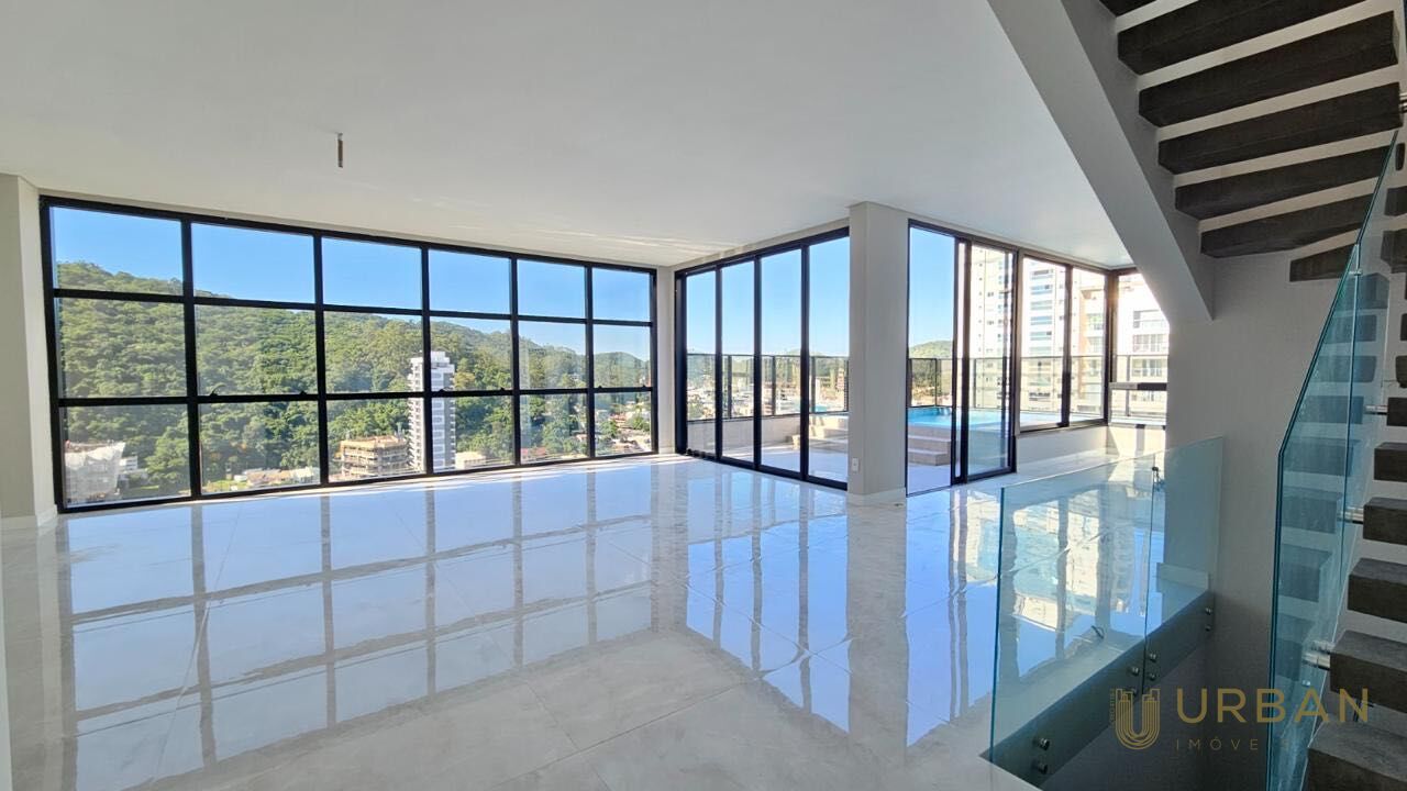 Cobertura à venda com 3 quartos, 302m² - Foto 1