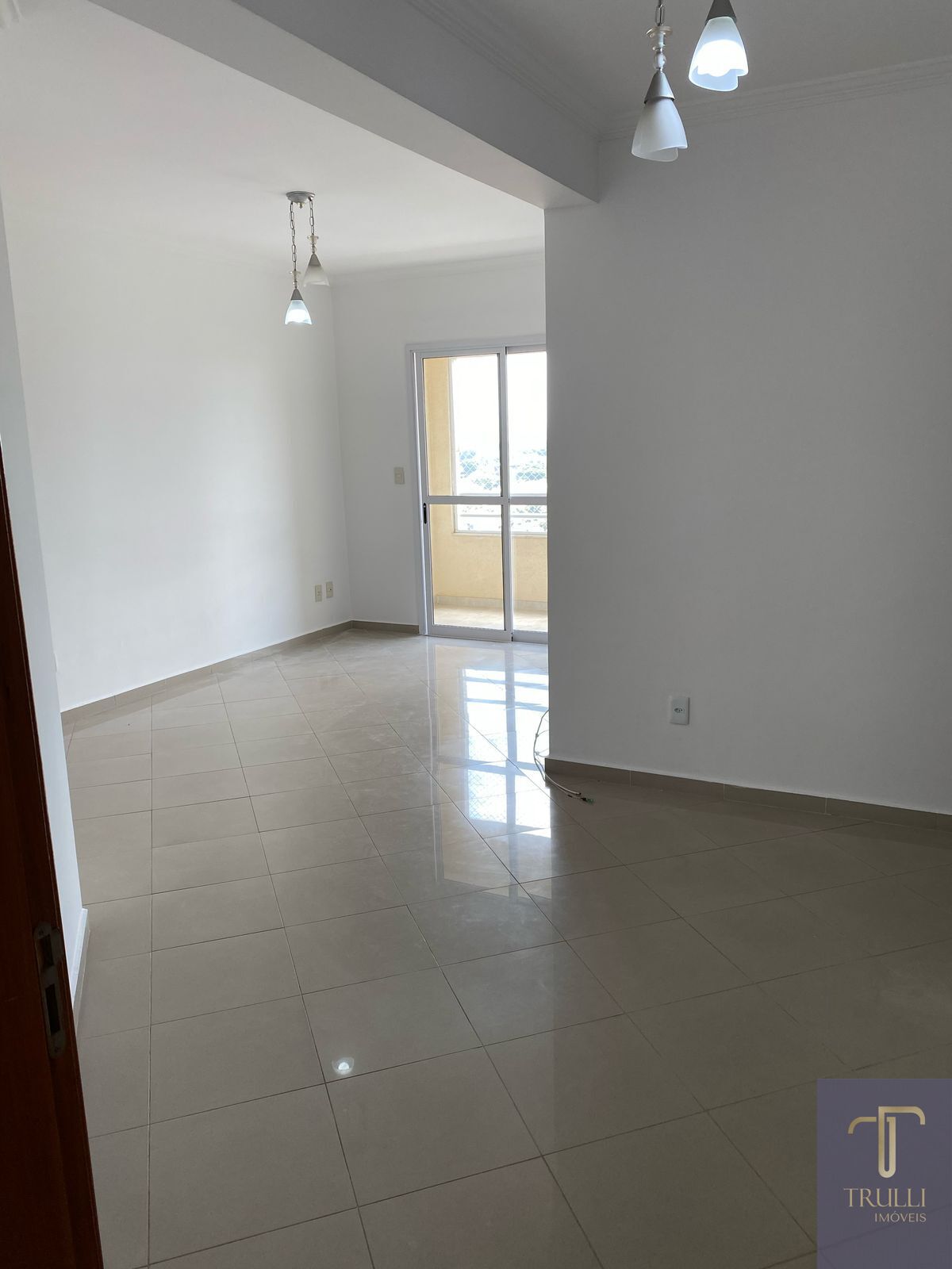 Apartamento para alugar com 3 quartos, 77m² - Foto 3