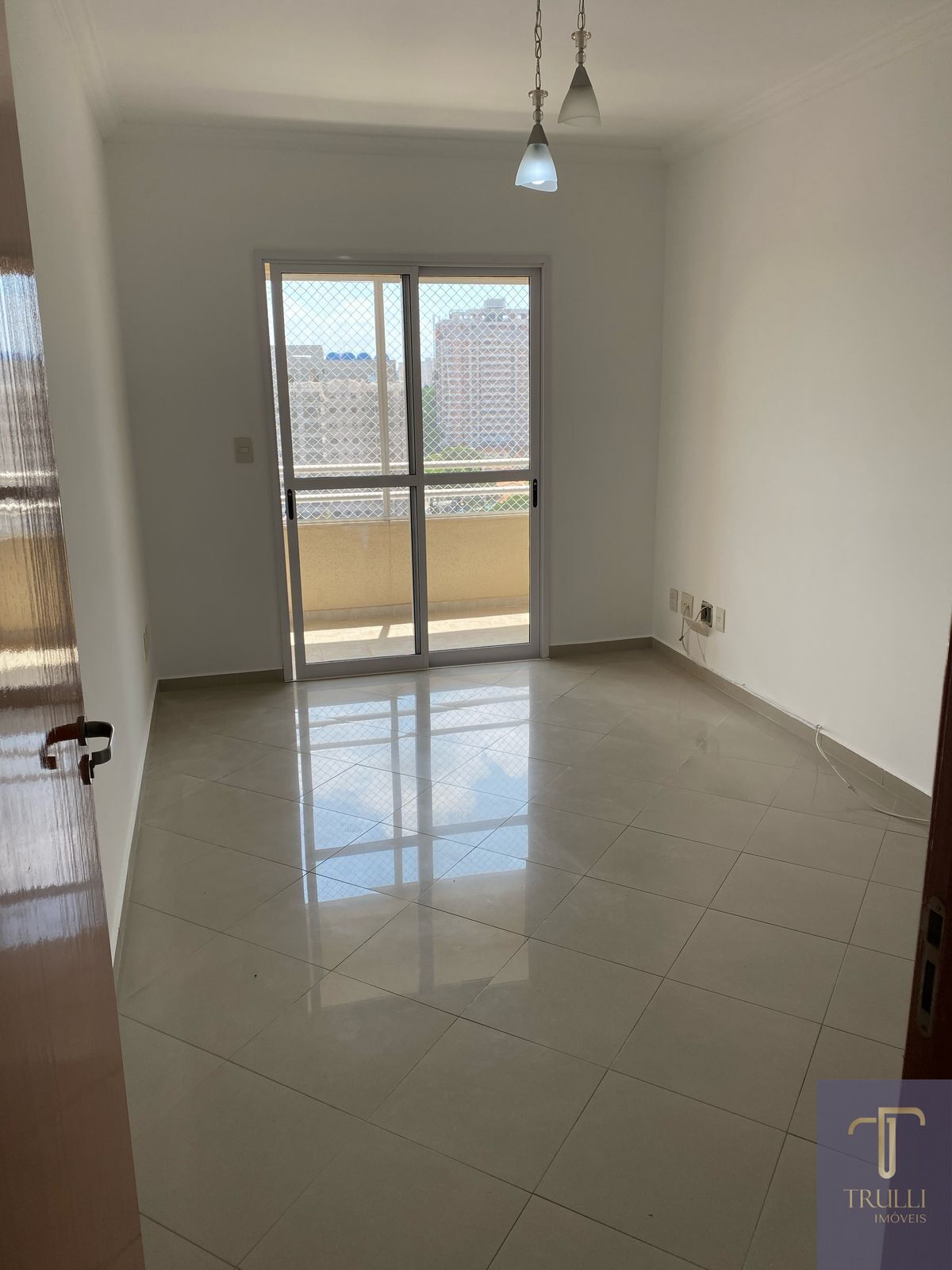 Apartamento para alugar com 3 quartos, 77m² - Foto 2