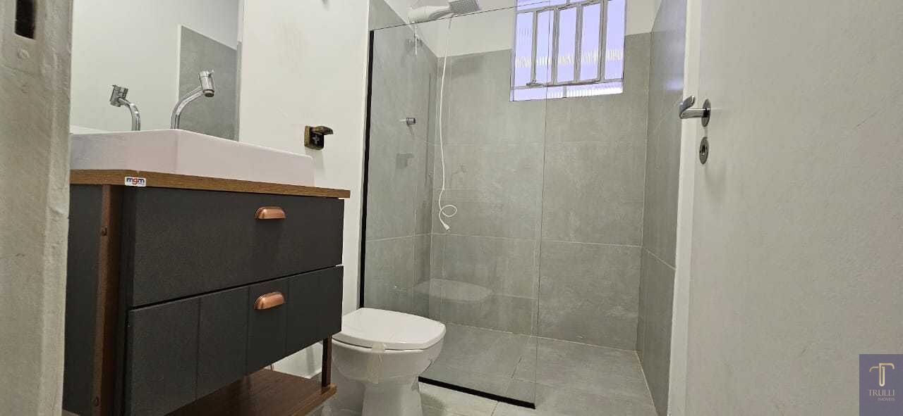 Casa para alugar com 3 quartos, 200m² - Foto 4